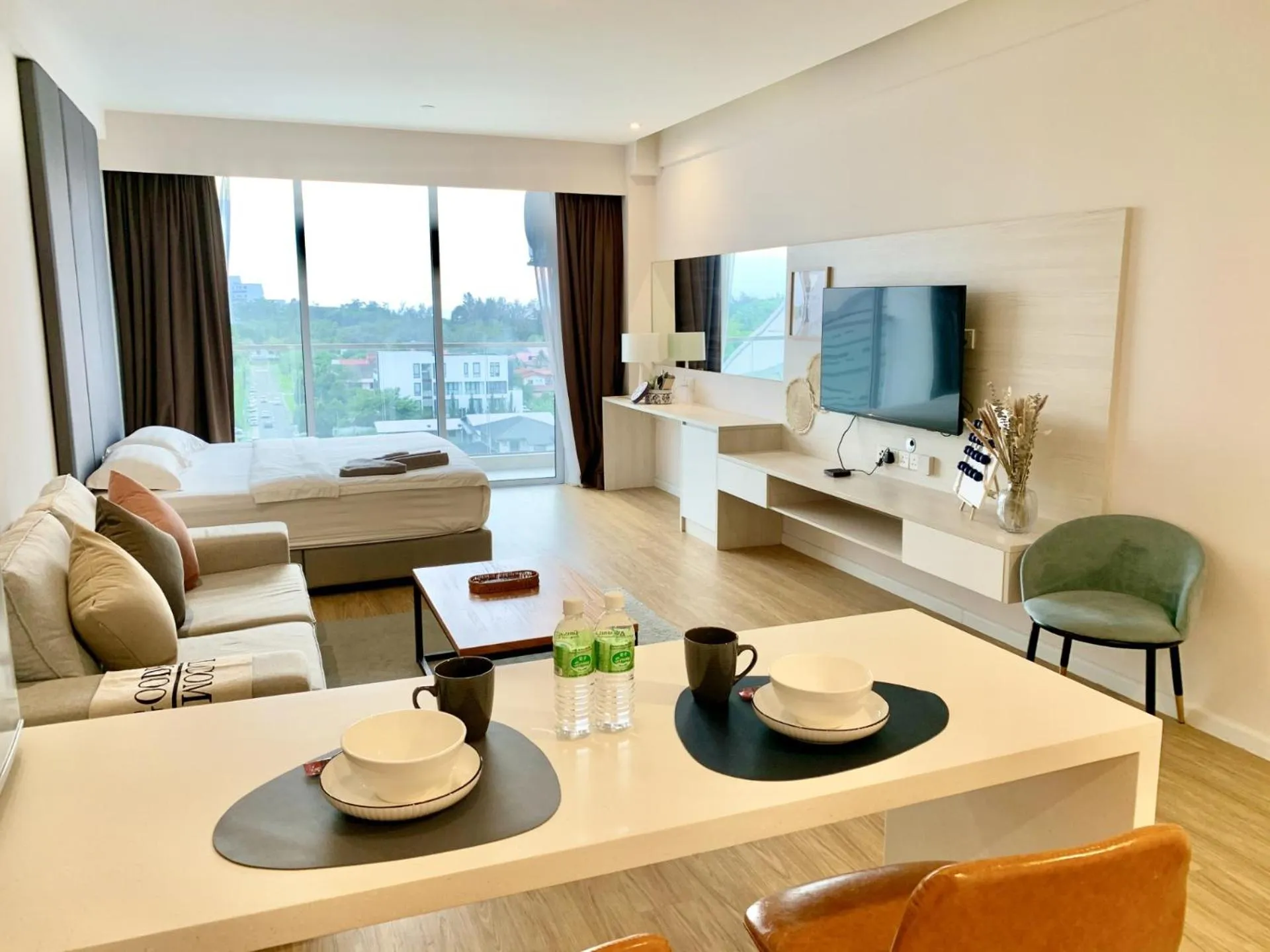 TV and multimedia in Deco Home @ Aru Suites