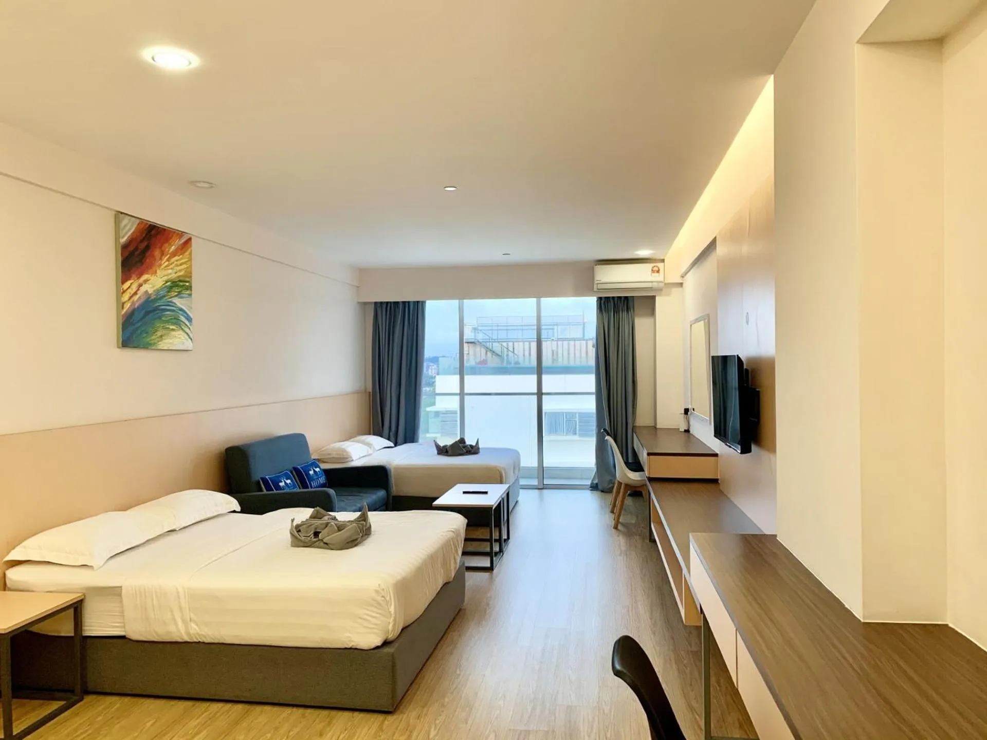 TV and multimedia, Bed in Deco Home @ Aru Suites