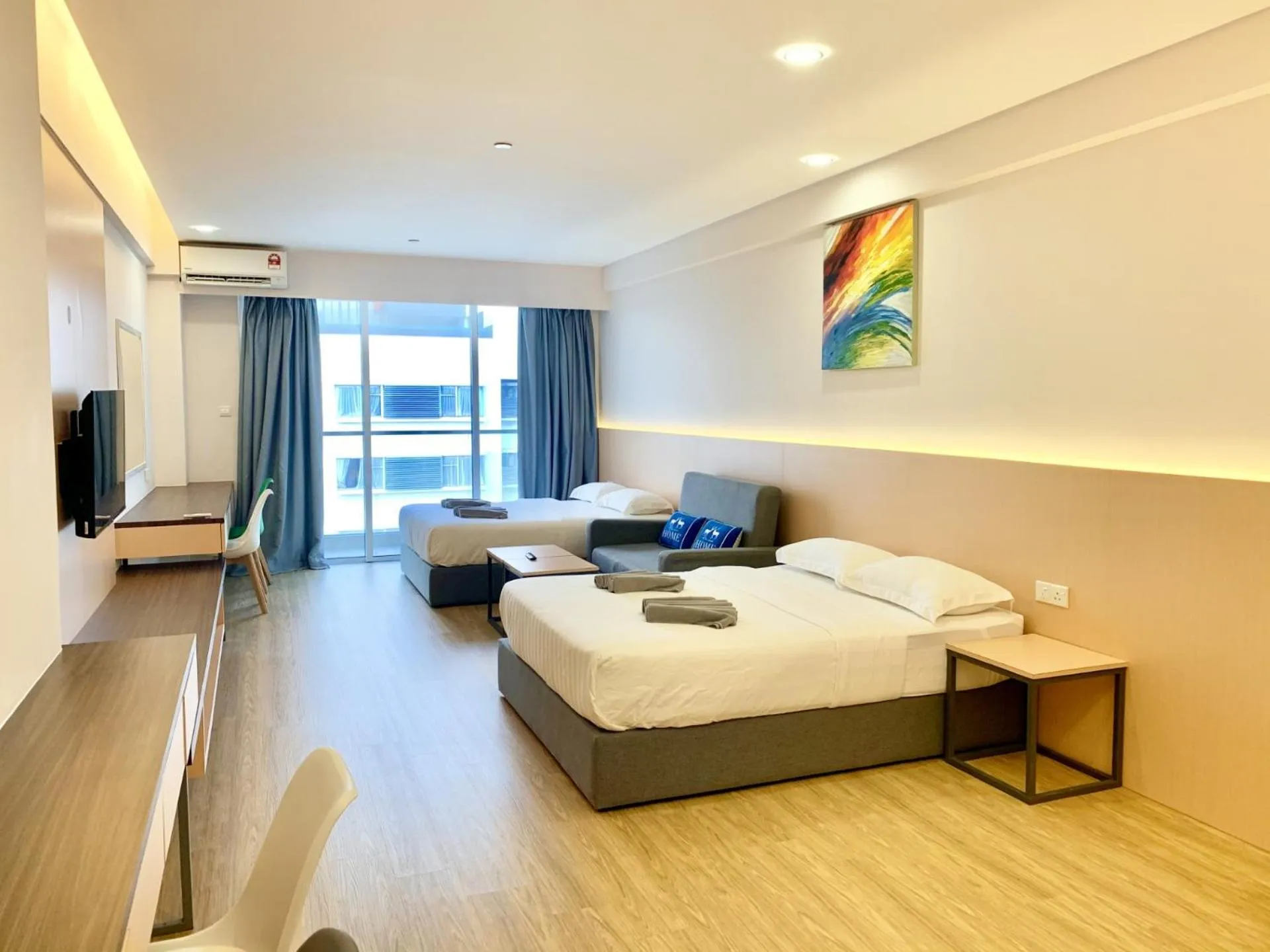 TV and multimedia, Bed in Deco Home @ Aru Suites