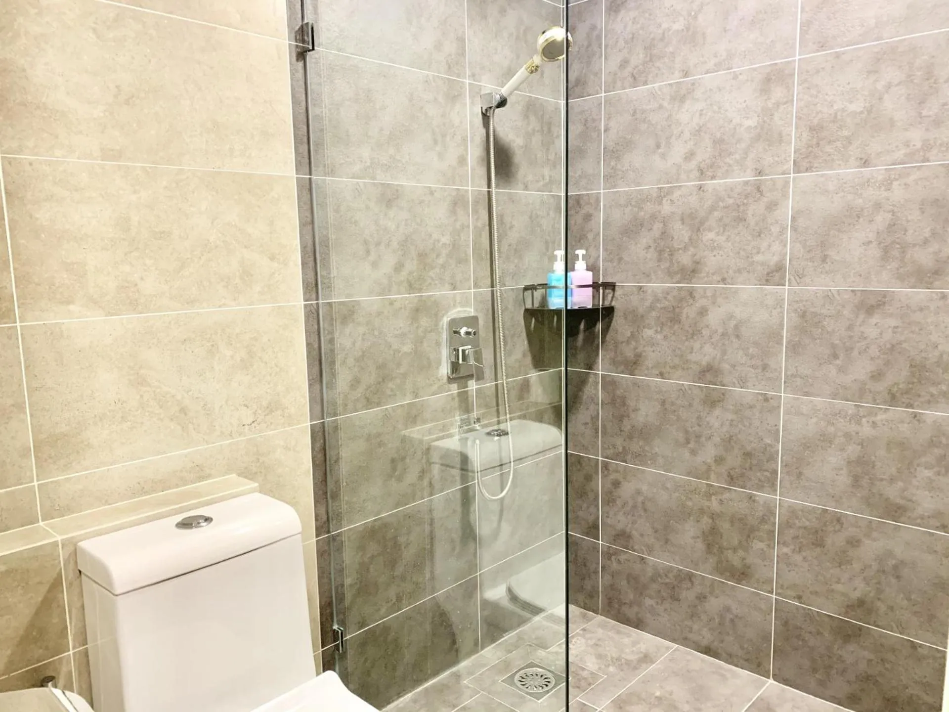 Bathroom in Deco Home @ Aru Suites