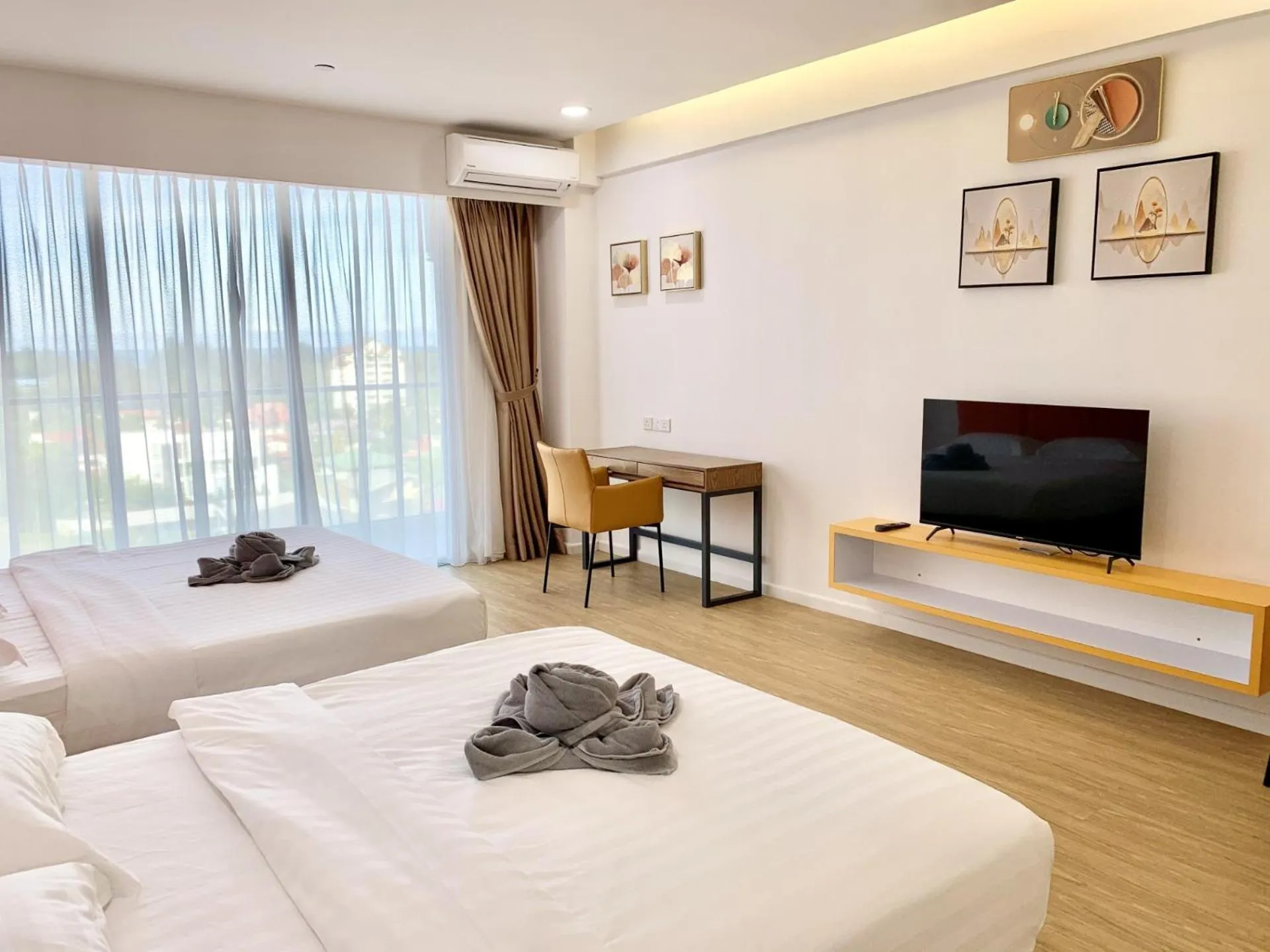 TV and multimedia, Bed in Deco Home @ Aru Suites