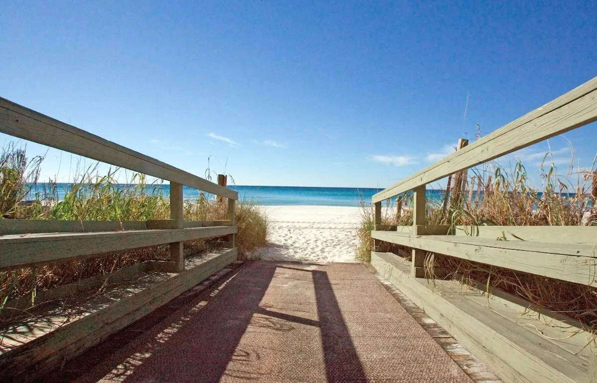 Emerald Isle Beach Resort by Sand Seeker Vacations