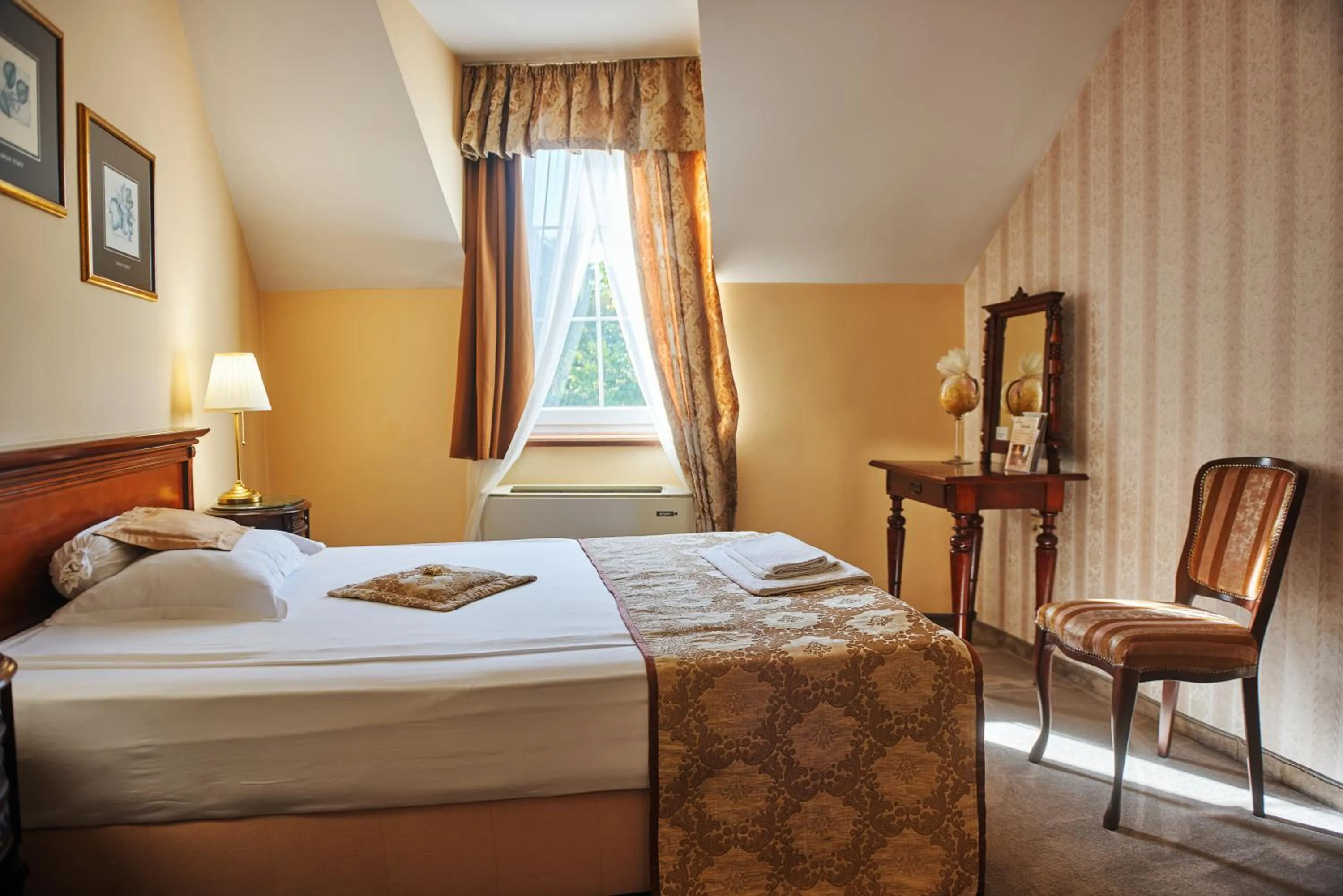 Bed in Garni Hotel Andric