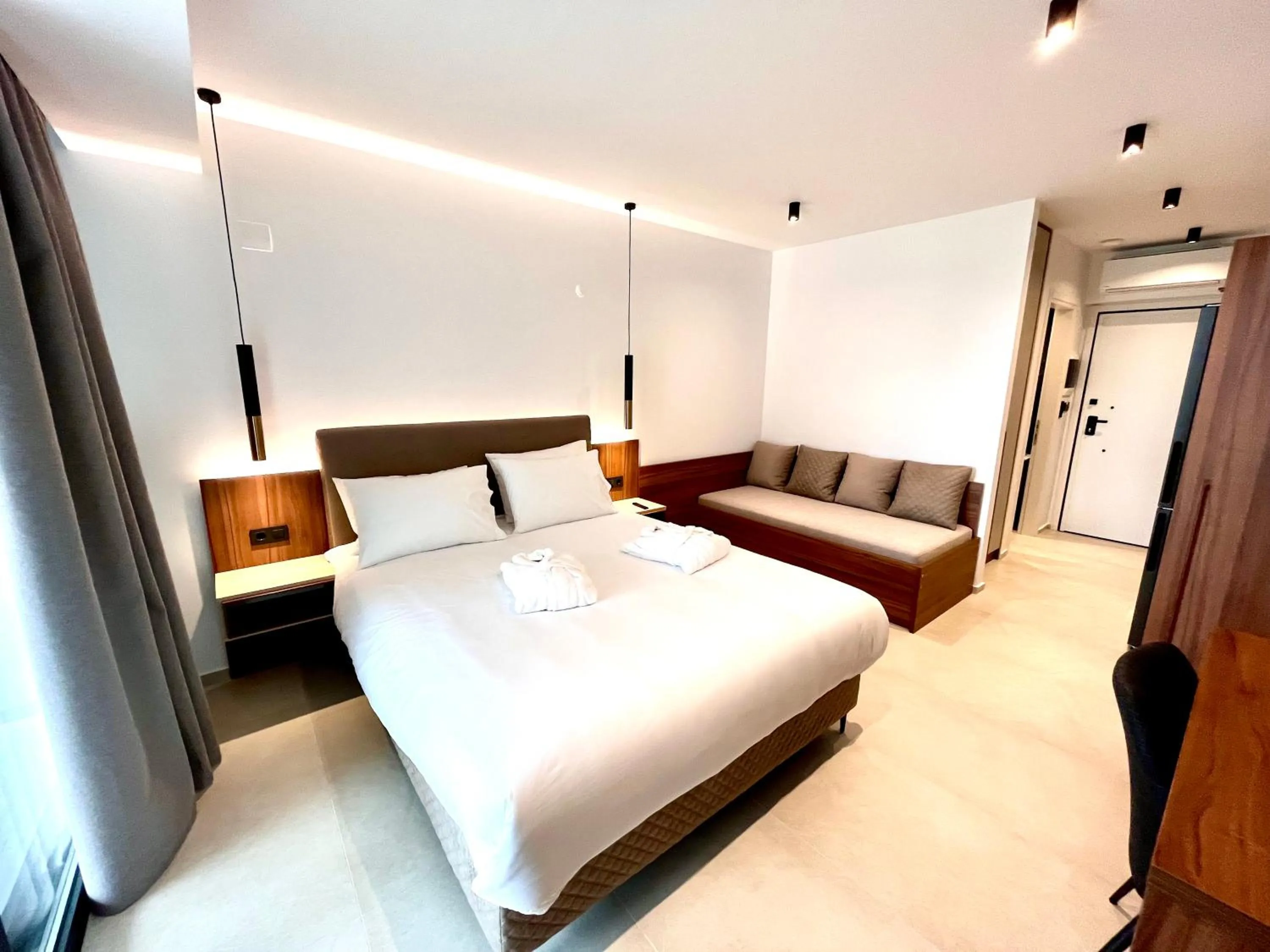 Bed in CITY HILL Luxury Apartments