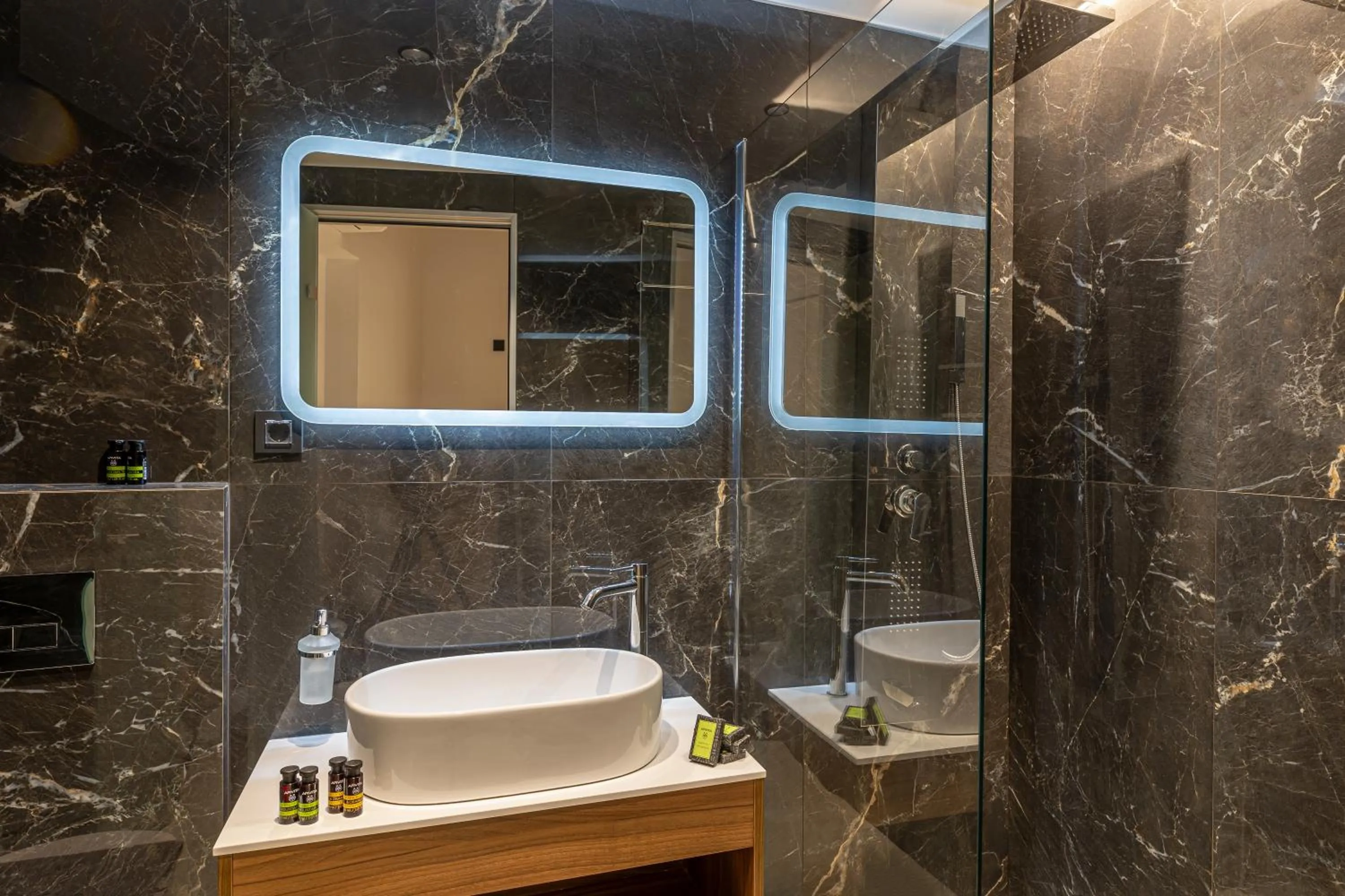 Shower in CITY HILL Luxury Apartments