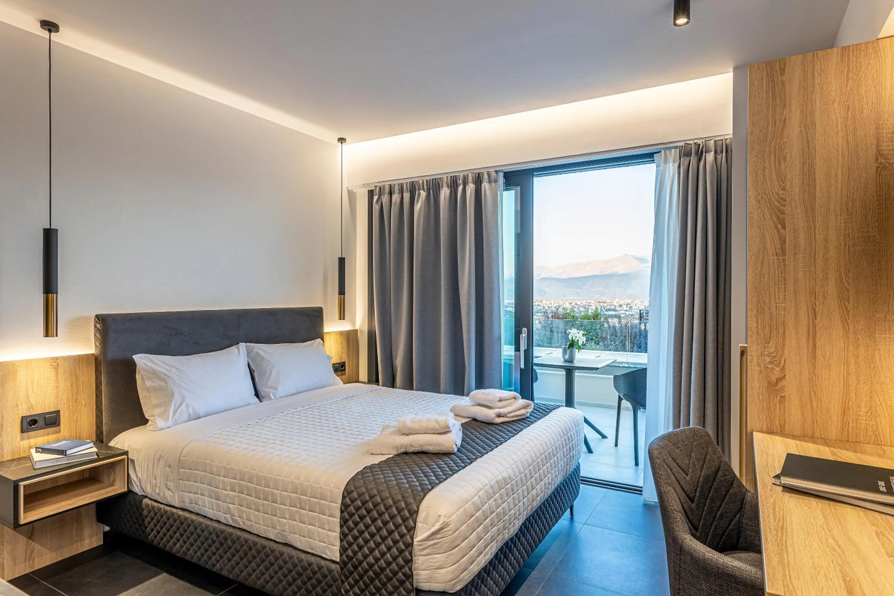 Bed in CITY HILL Luxury Apartments