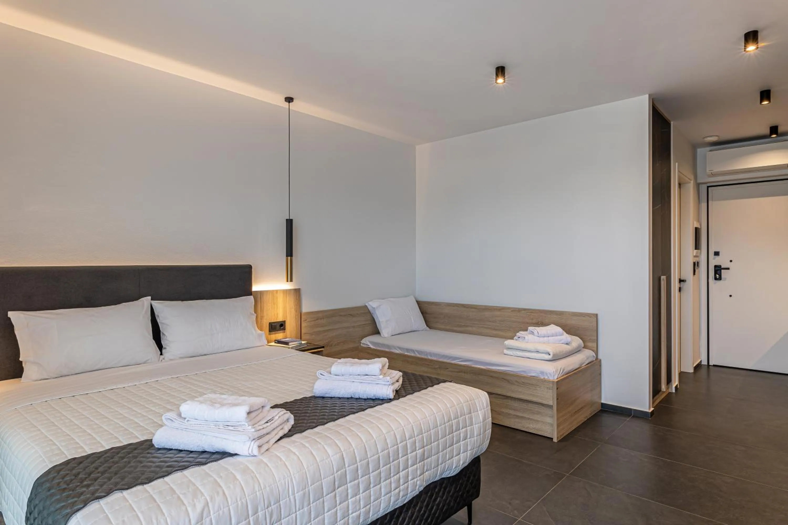 Photo of the whole room, Bed in CITY HILL Luxury Apartments