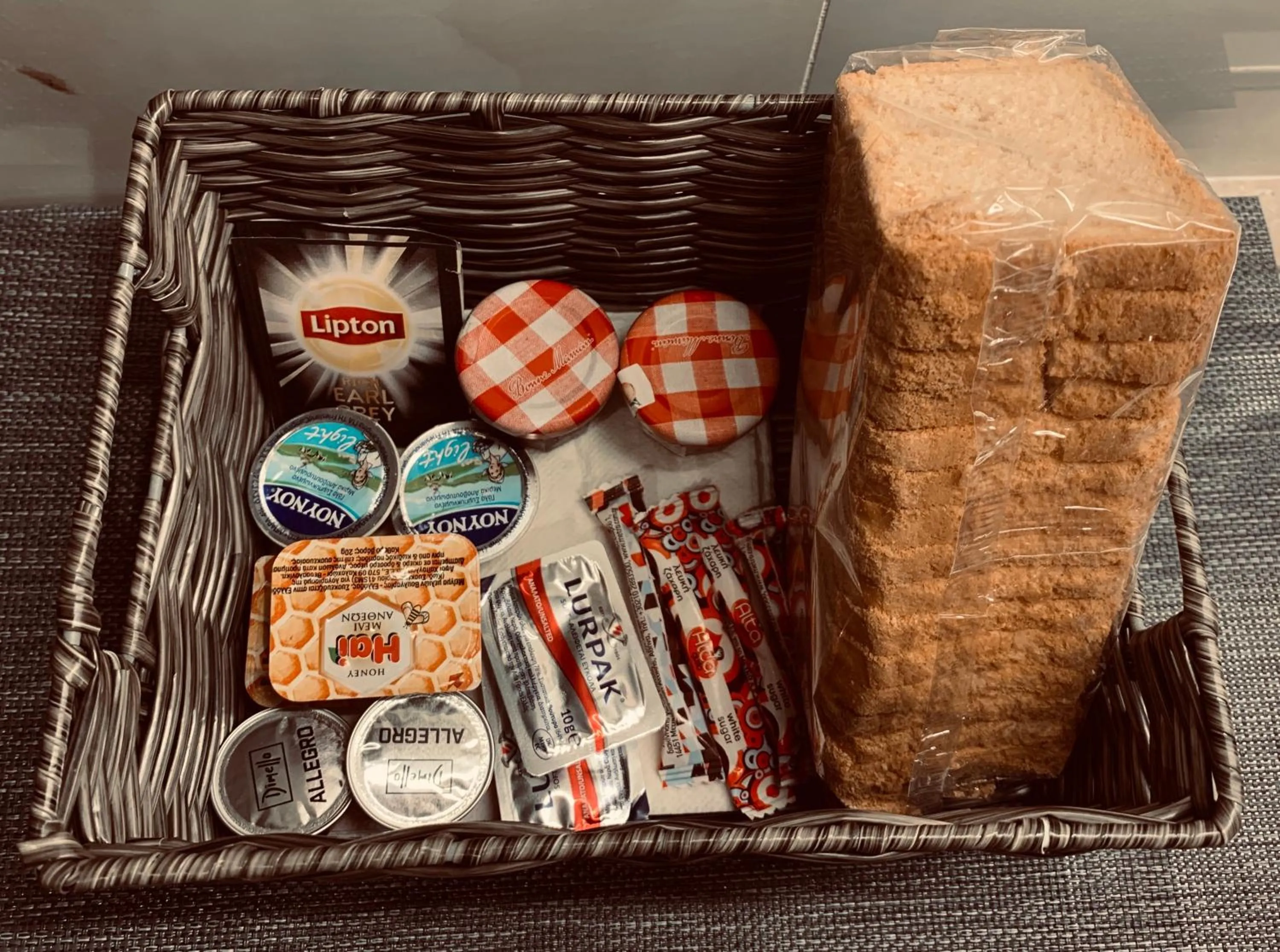 Breakfast in CITY HILL Luxury Apartments