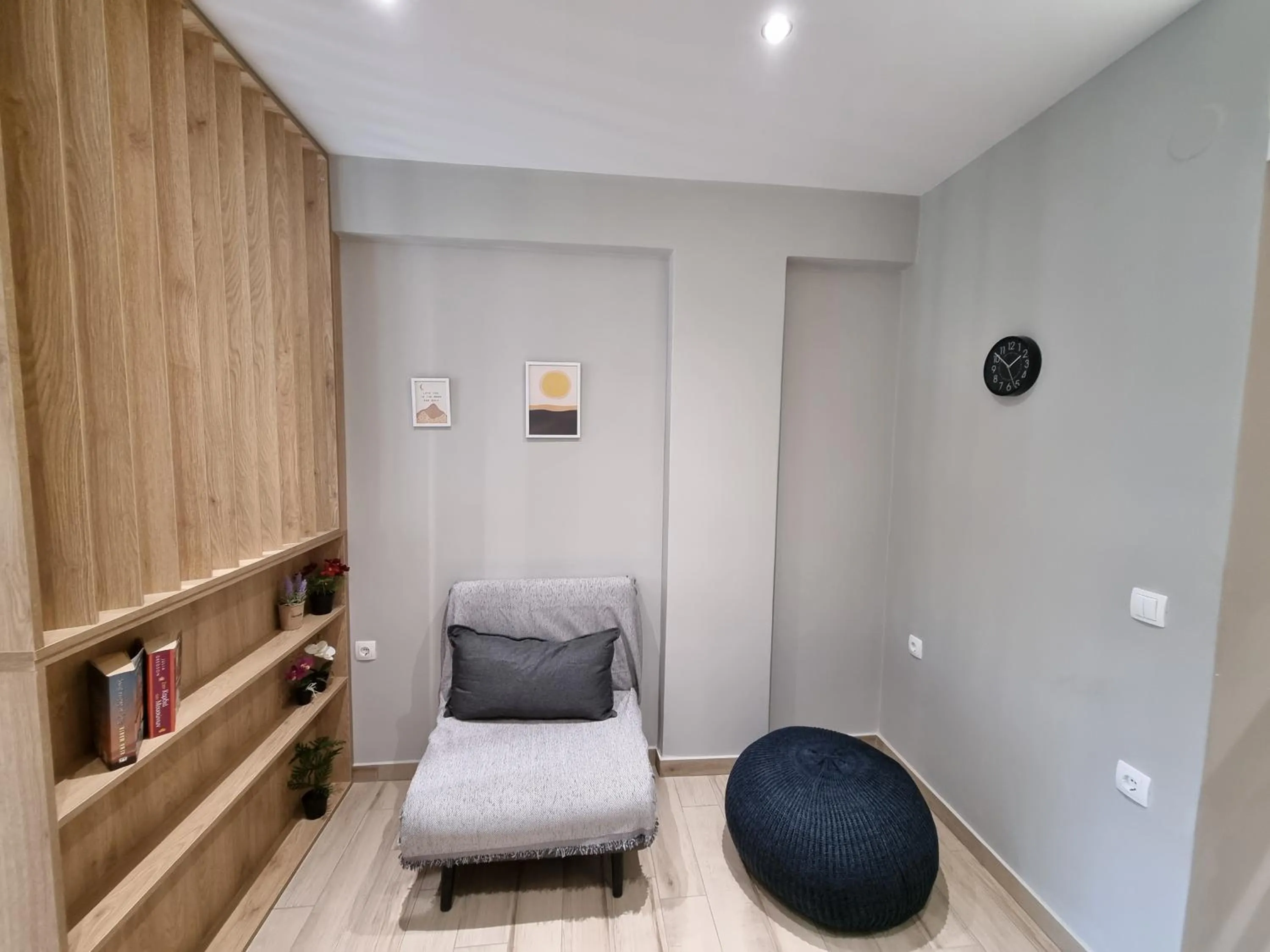 Library in Xanthi Studio Apartments