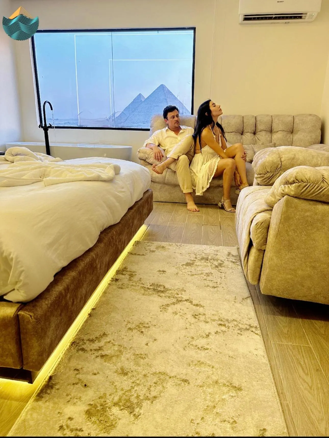 Bed in Crowne Pyramids View inn