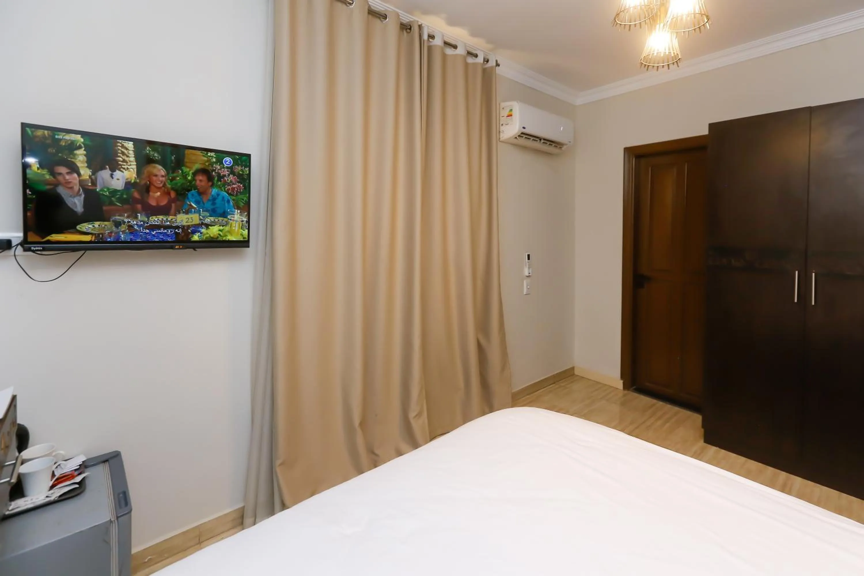 Bedroom, Bed in Crowne Pyramids View inn