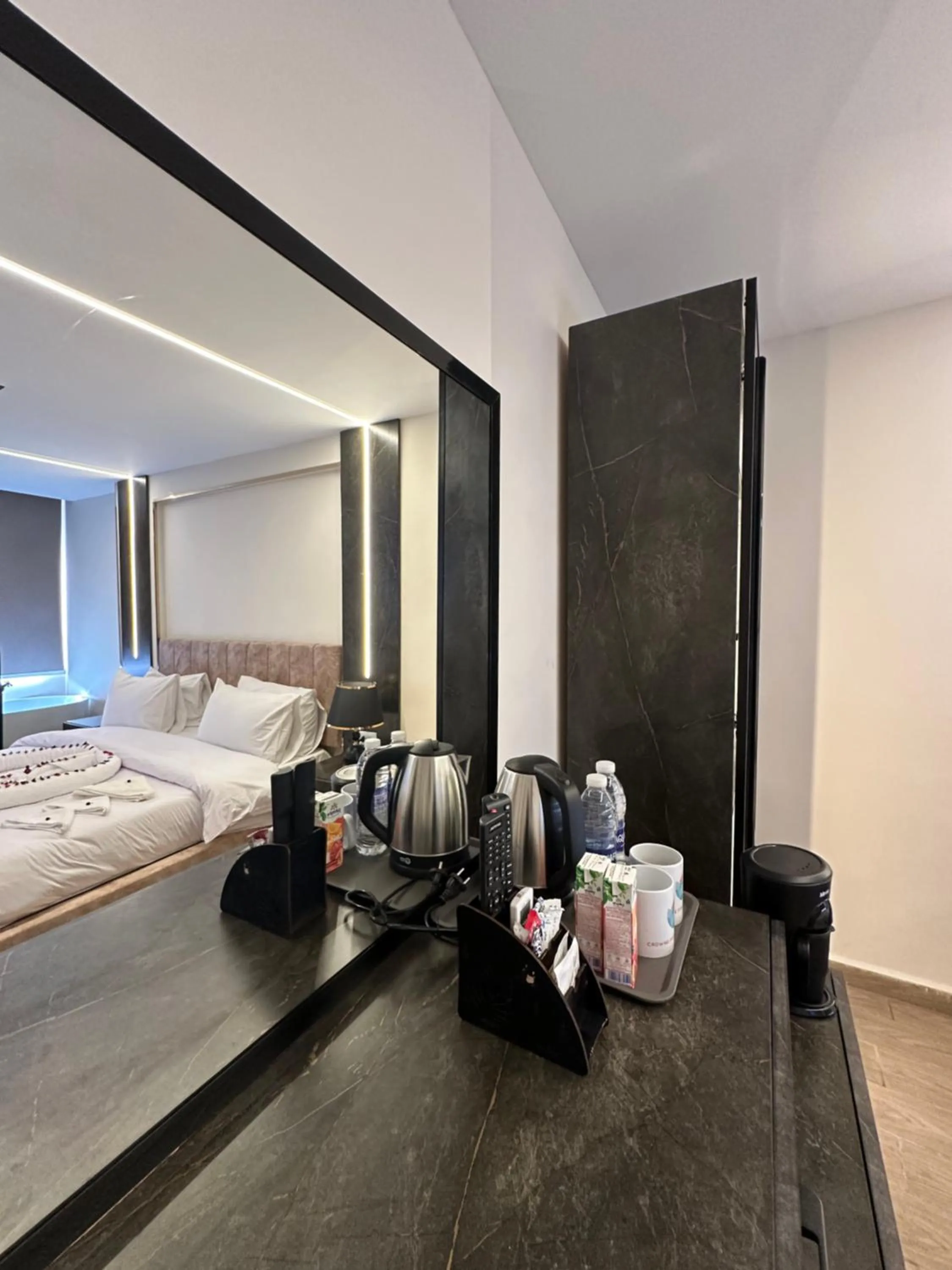 Bed in Crowne Pyramids View inn