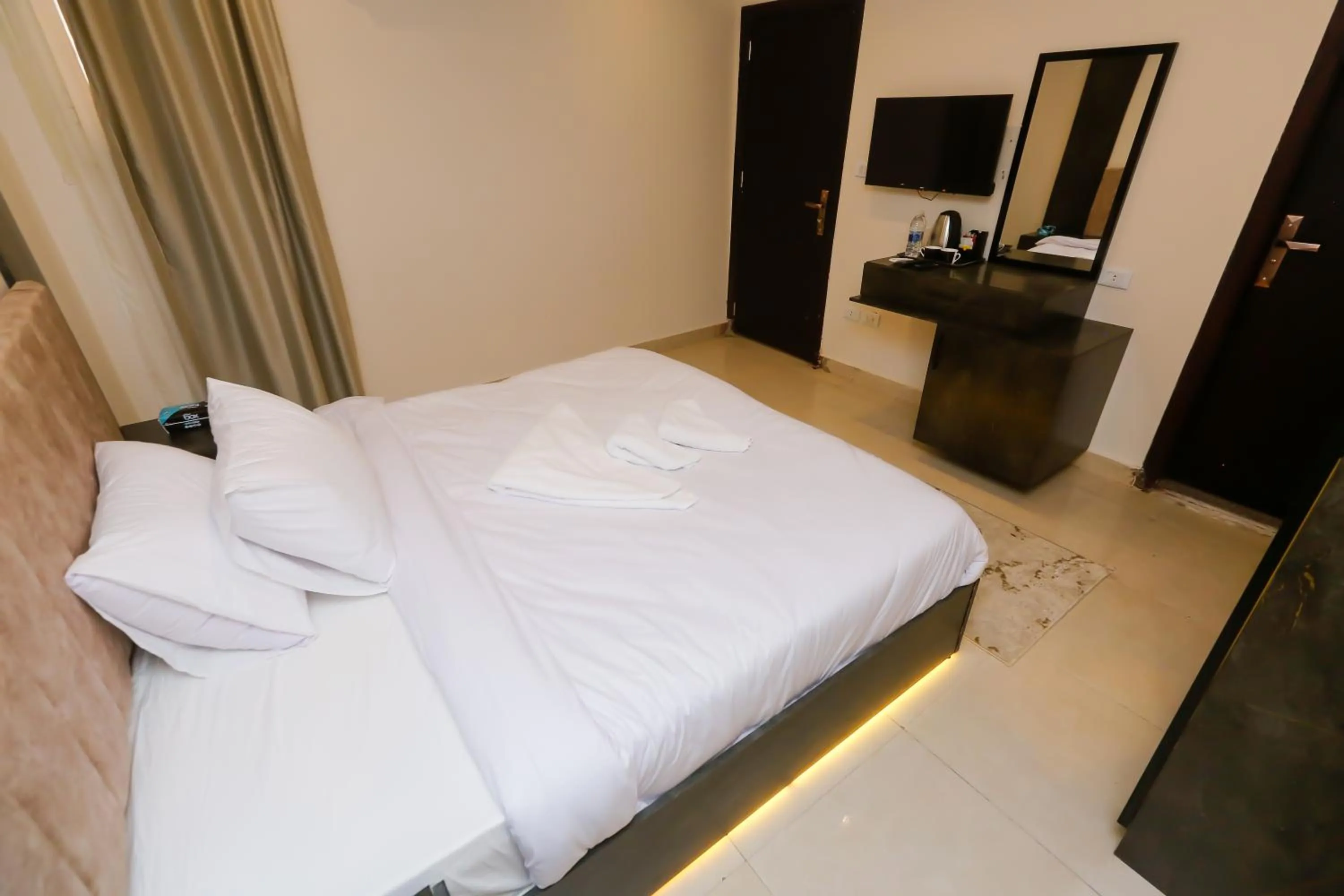 Bed in Crowne Pyramids View inn