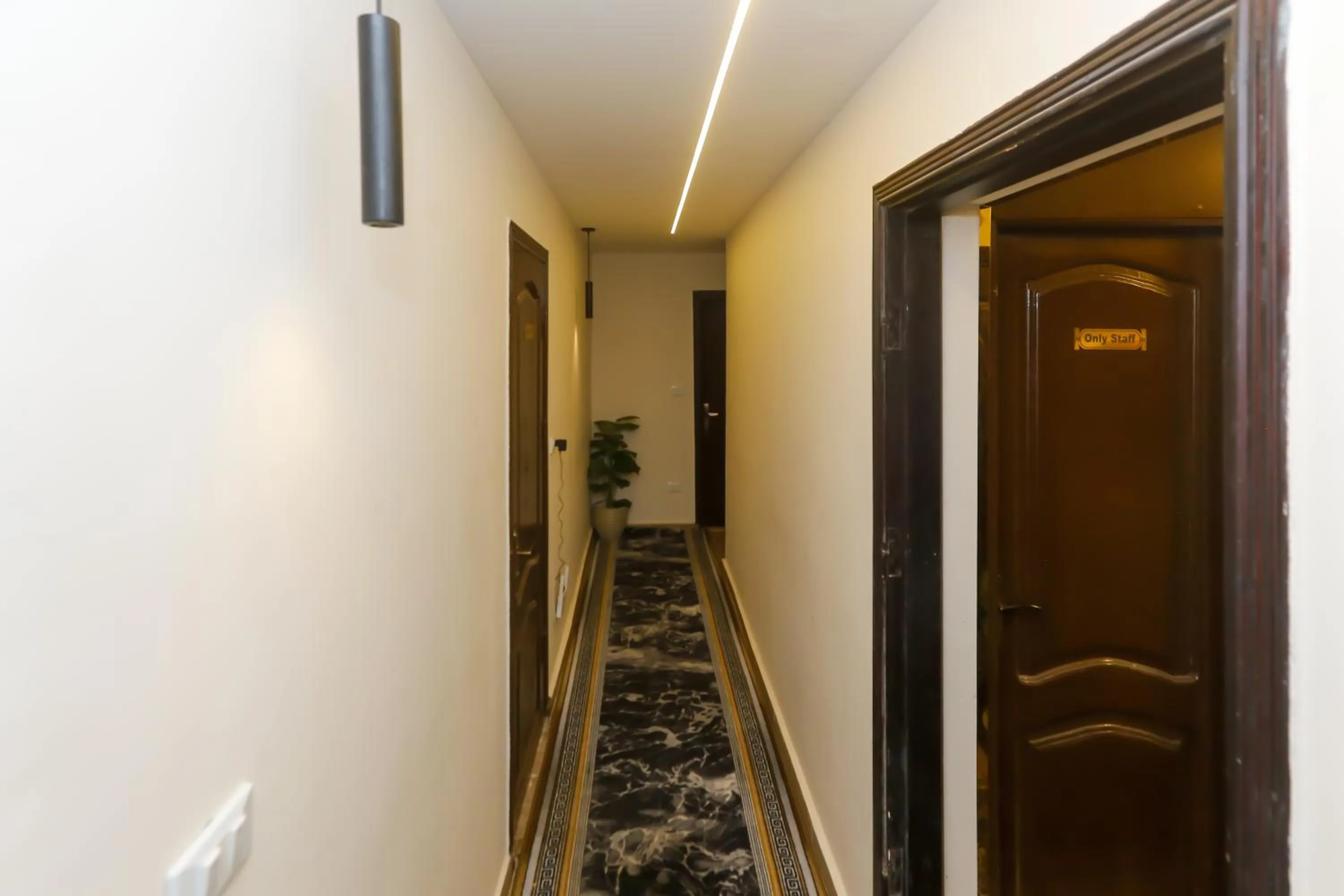 Lobby or reception in Crowne Pyramids View inn