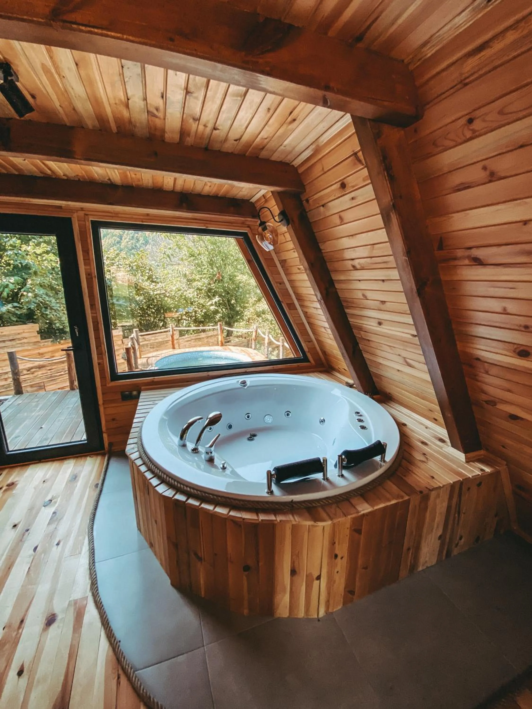 Hot Tub in Loca Sapanca Bungalov