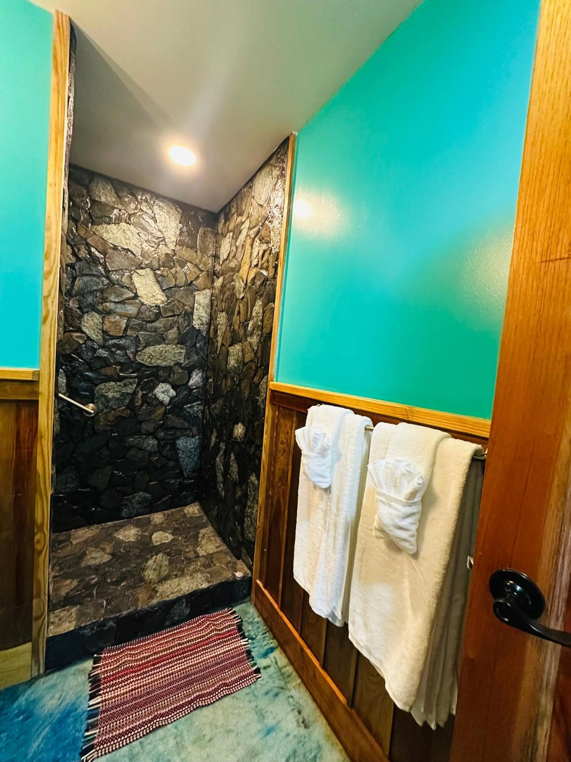Shower in Howler Landing Vacation Rental