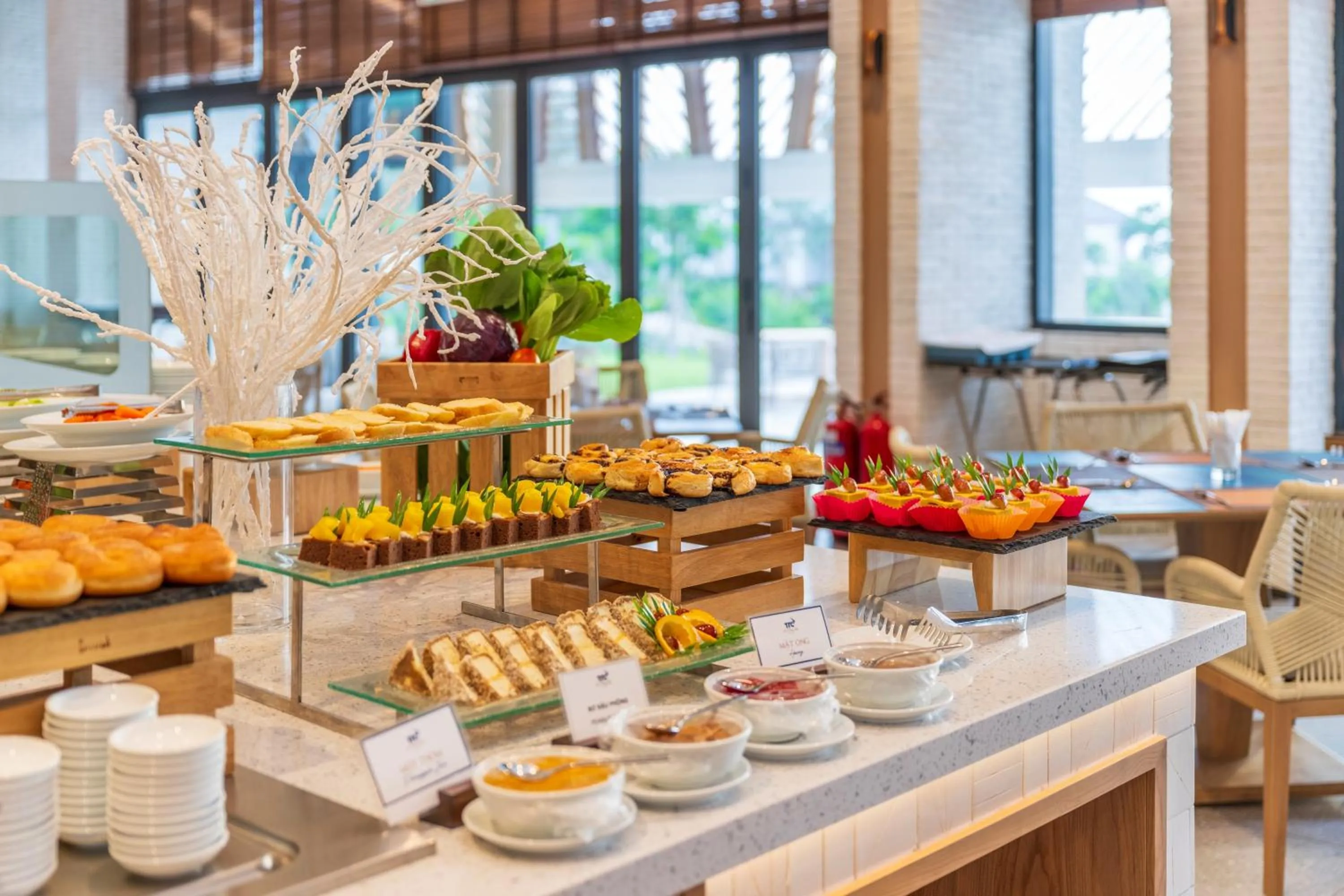 Restaurant/places to eat in TTC Van Phong Bay Resort - Himalaya Sauna & Steam Retreat Included