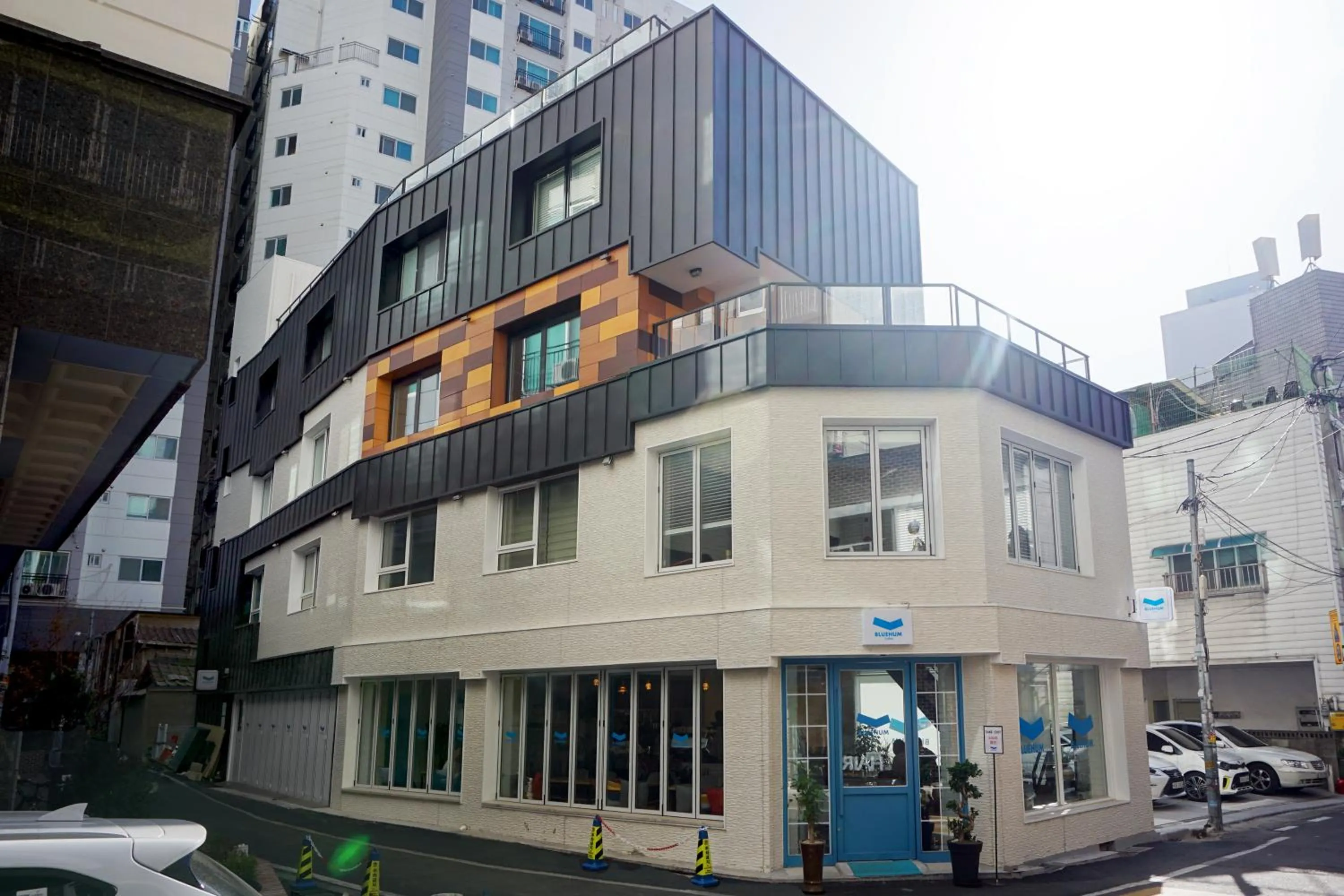 Property building in Bluehum Guest house