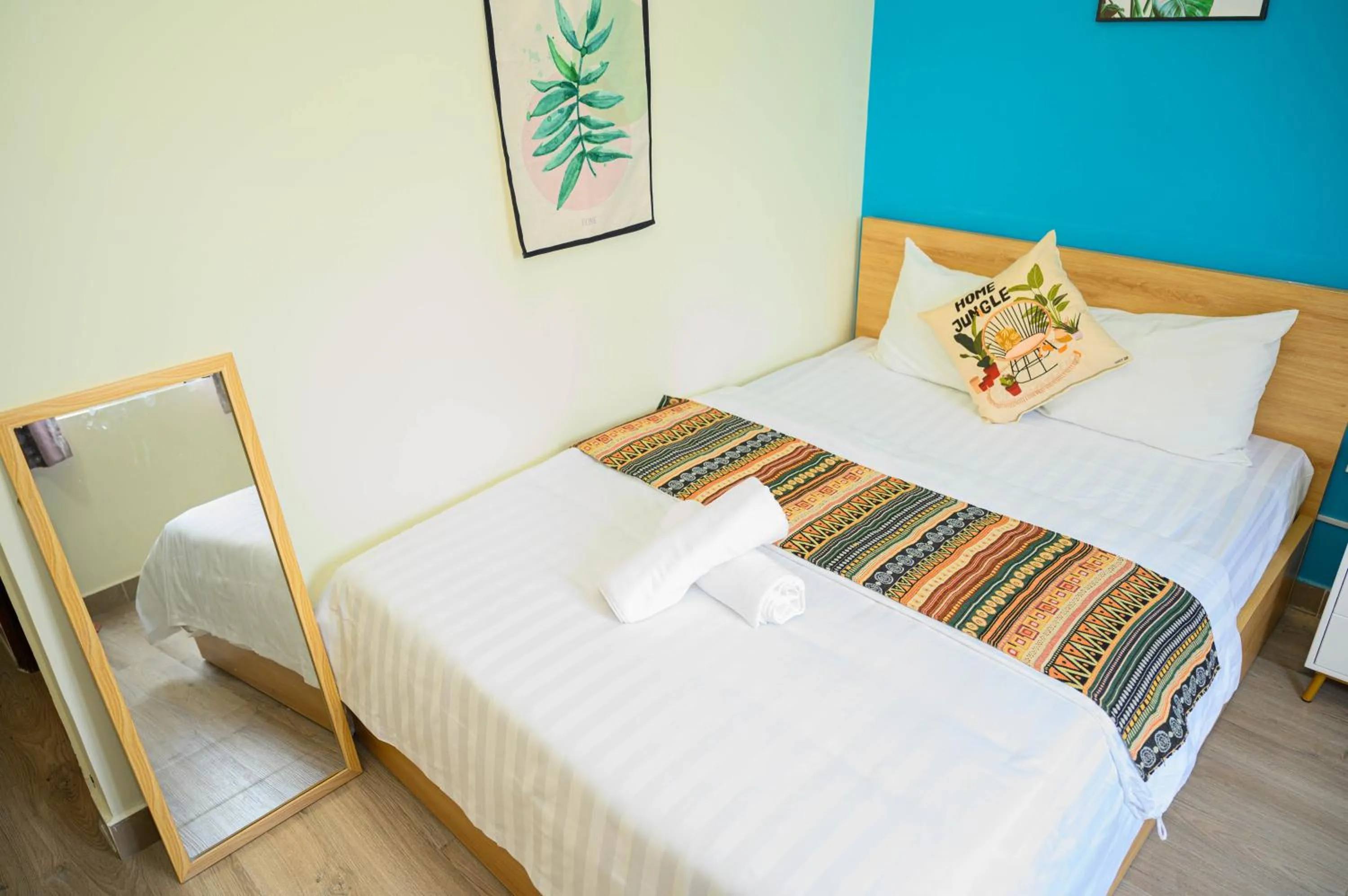 Shower, Bed in Jasmine Hotel