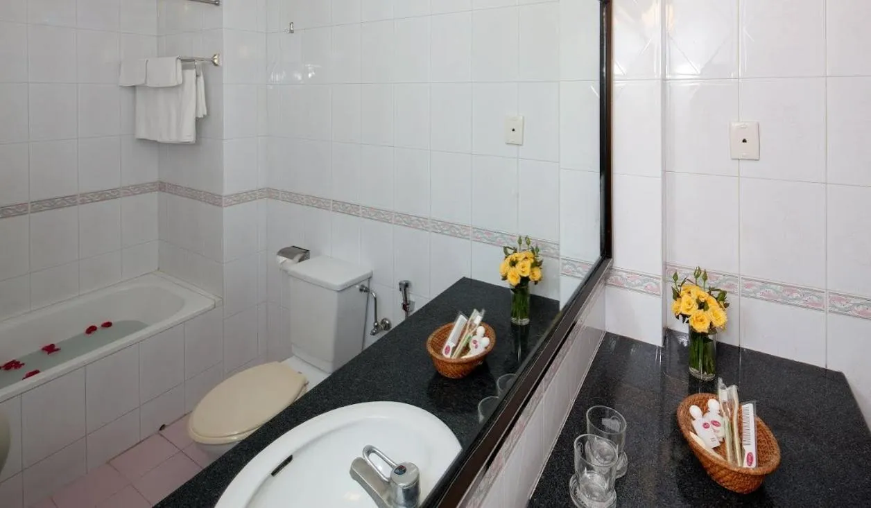 Bathroom in Lucky Central Hotel & Travel
