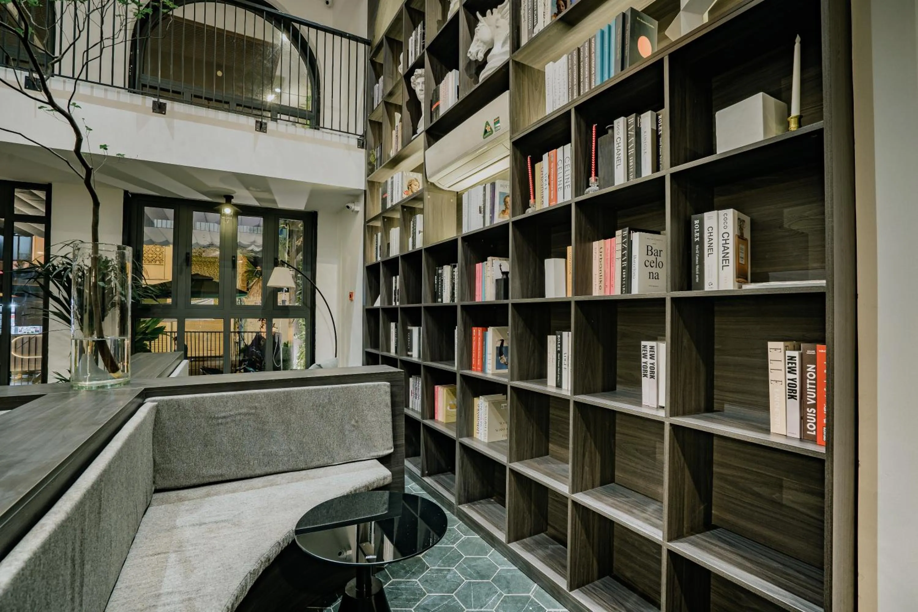 Library in Mint Hotel Bui Vien Q1