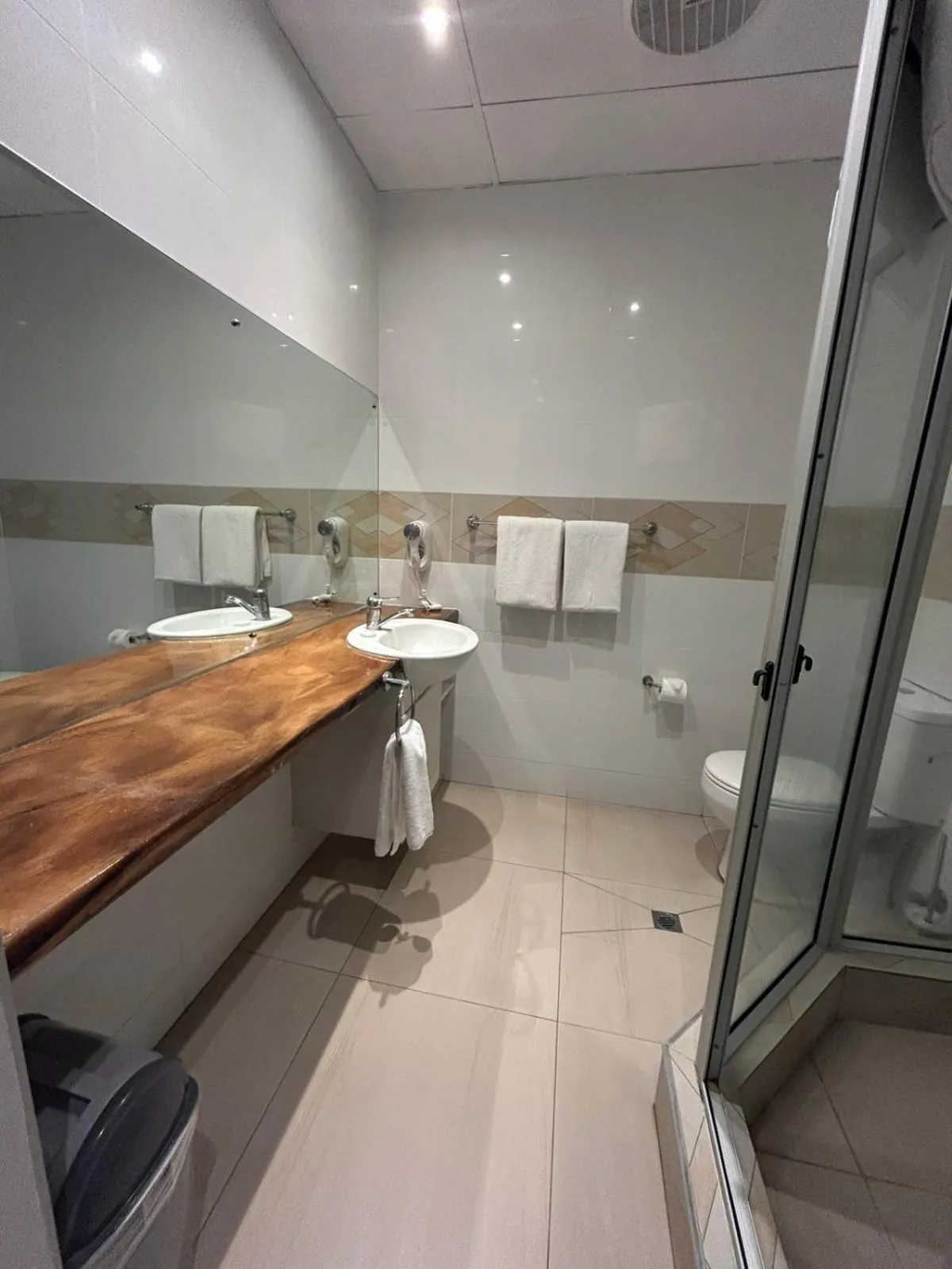 Bathroom in Smugglers Cove Beach Resort & Hotel