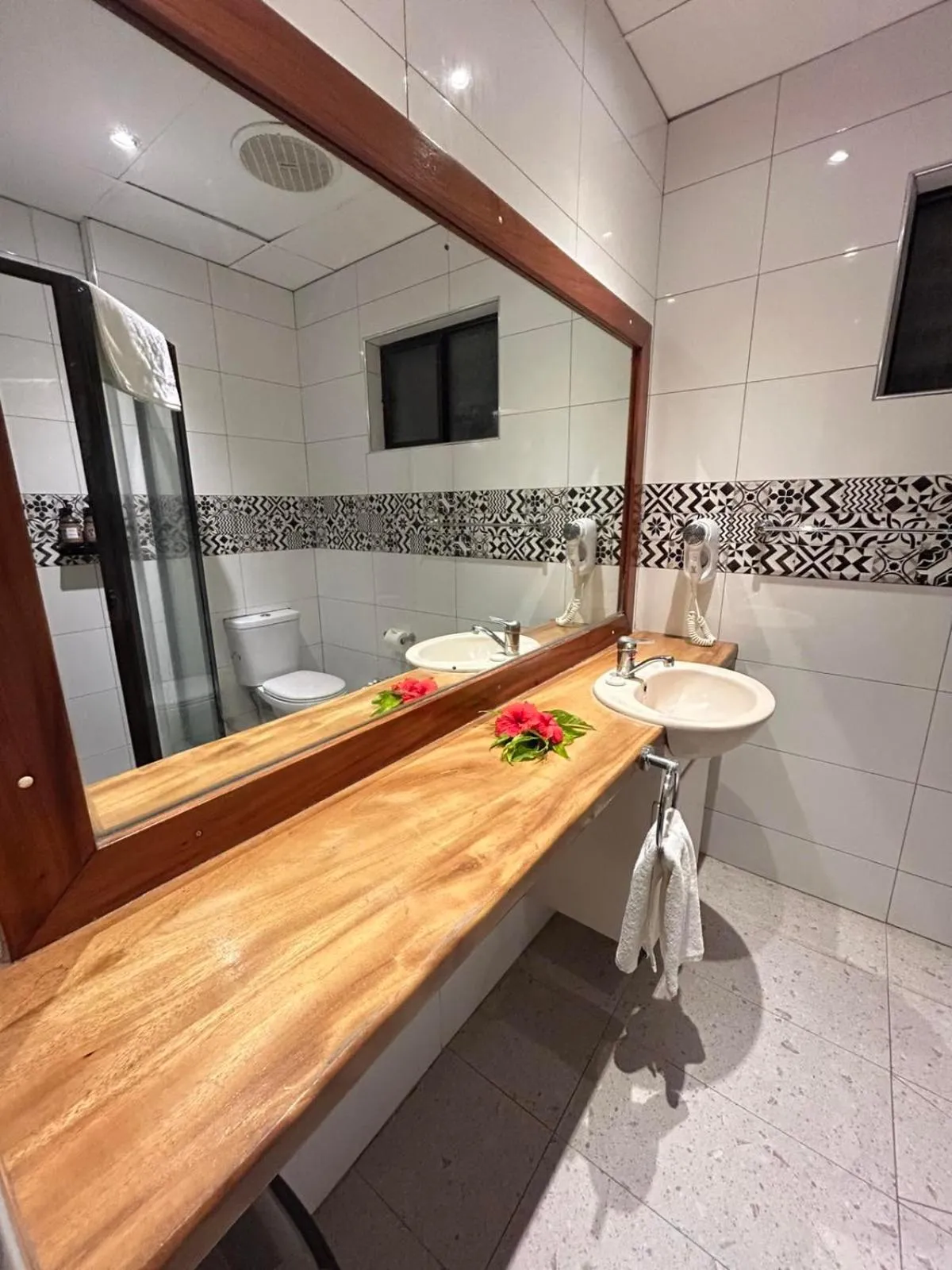 Bathroom in Smugglers Cove Beach Resort & Hotel