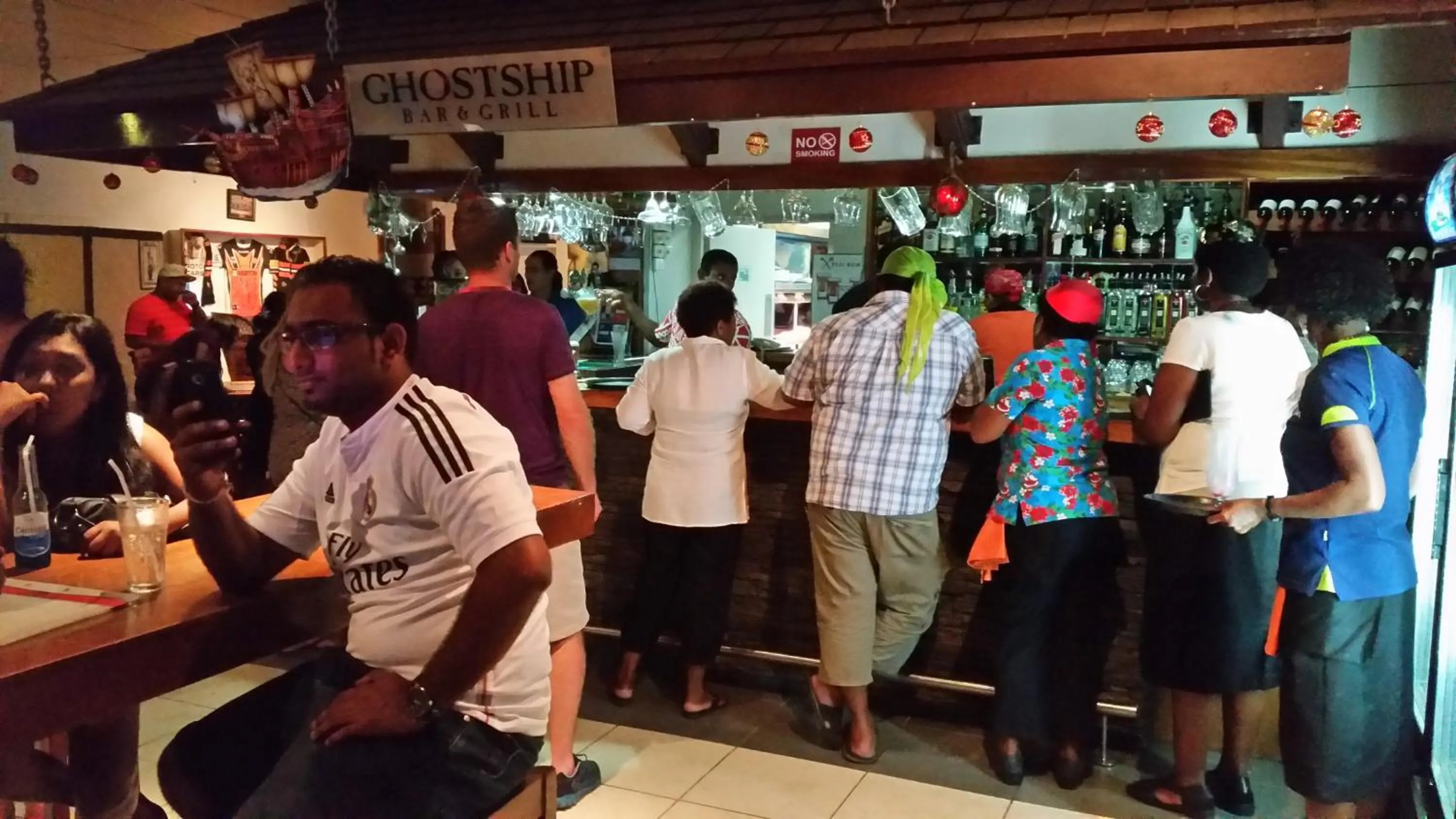 Lounge or bar in Smugglers Cove Beach Resort & Hotel