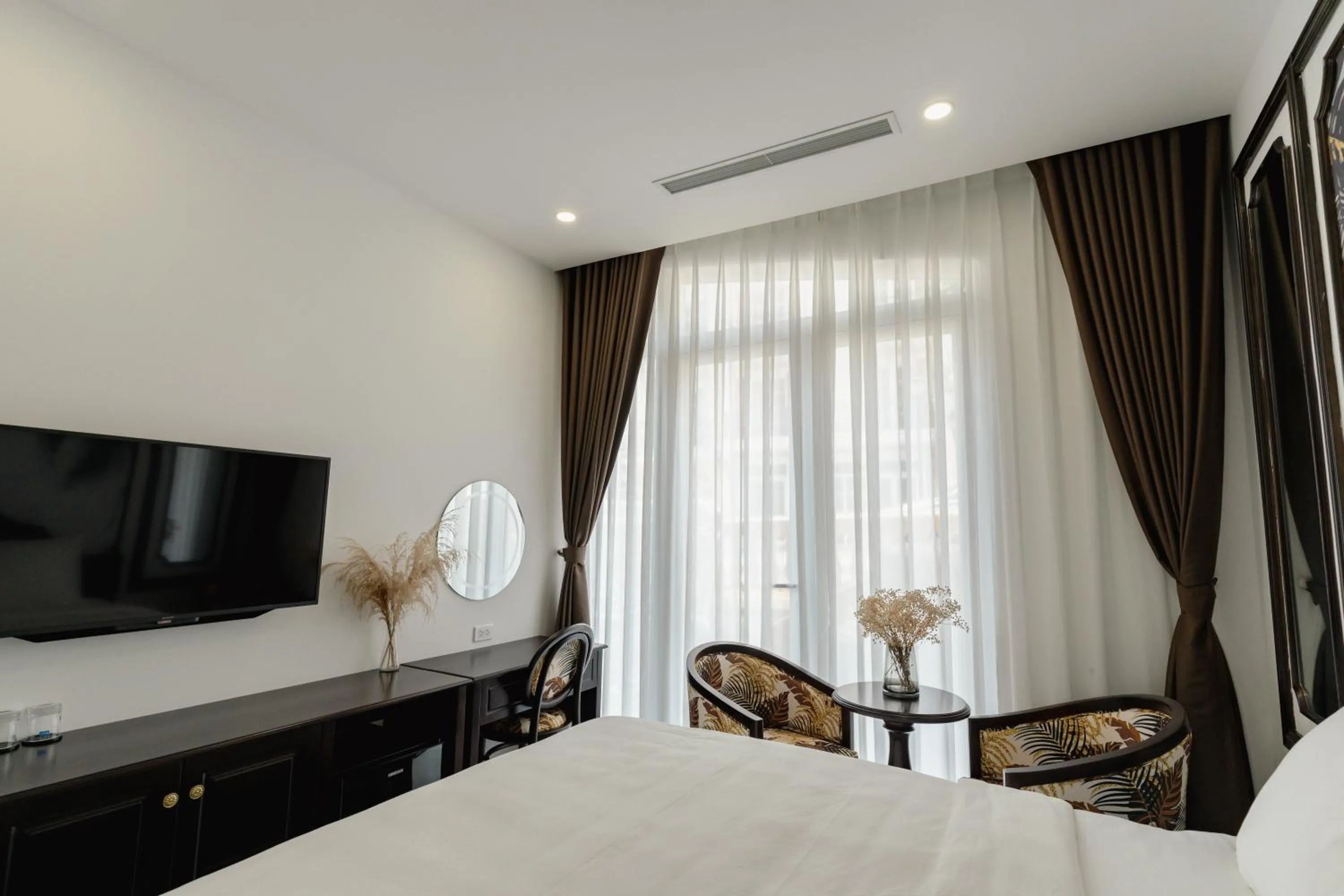 Bed in Royal Hotel Phu Quoc