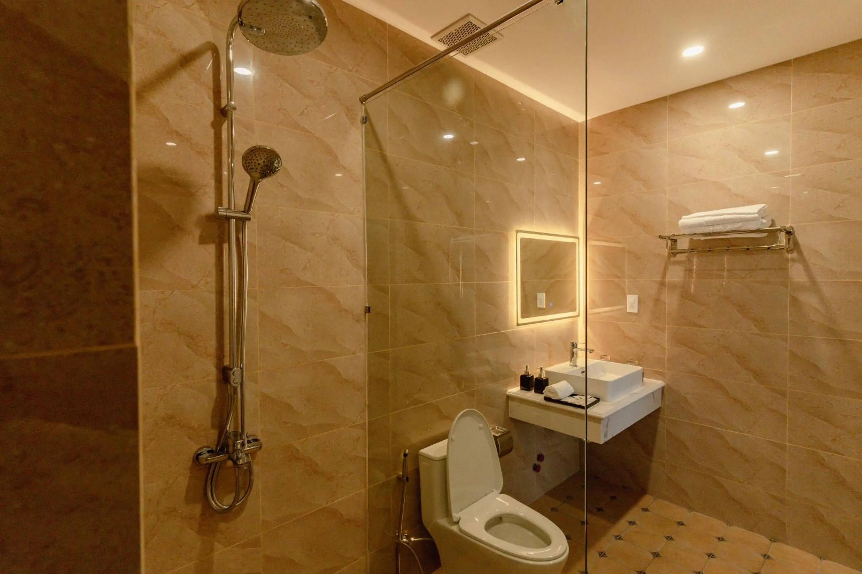Shower in Royal Hotel Phu Quoc