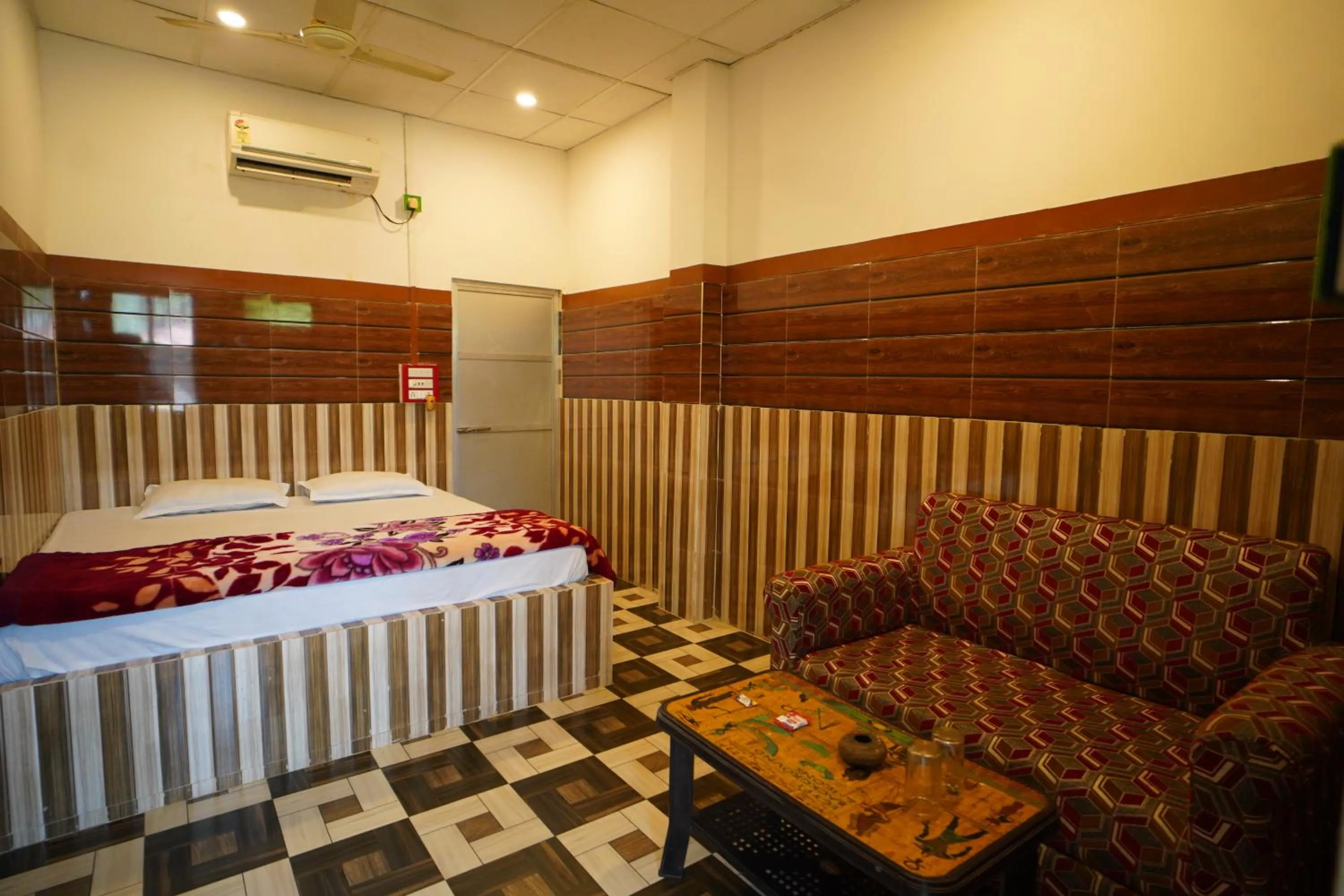 Bed in Lake View Village Resort
