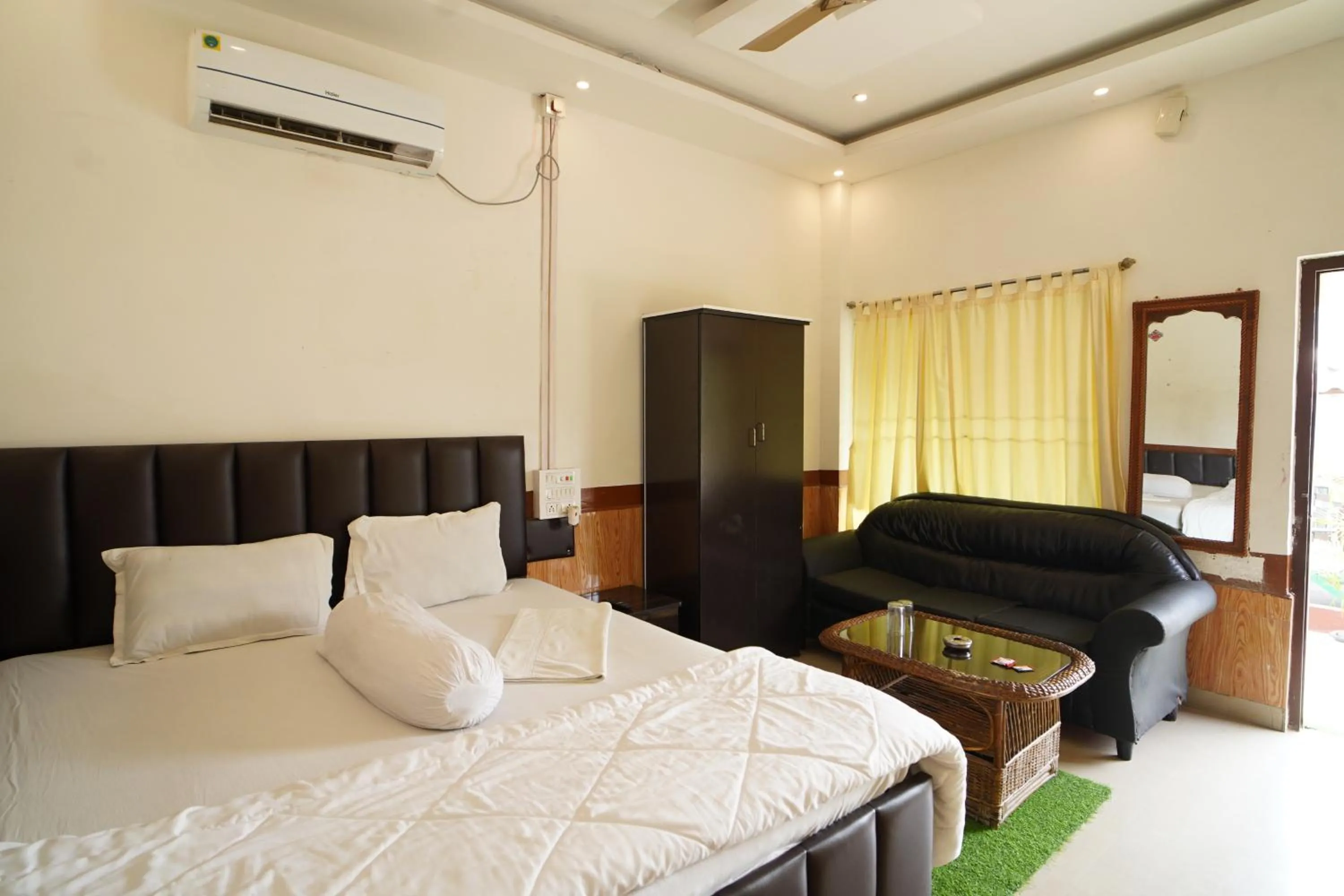 Bed in Lake View Village Resort