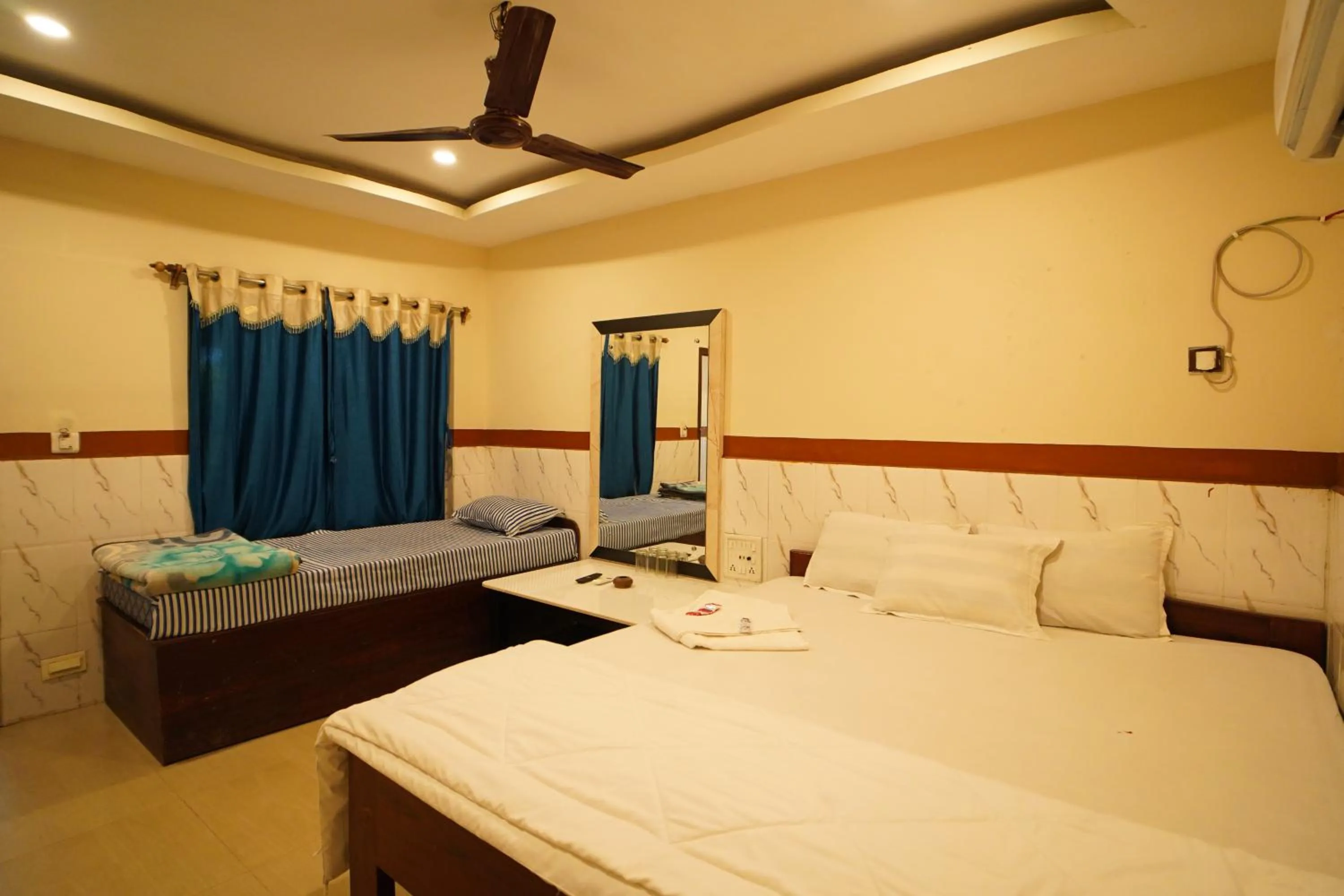 Property building, Bed in Lake View Village Resort
