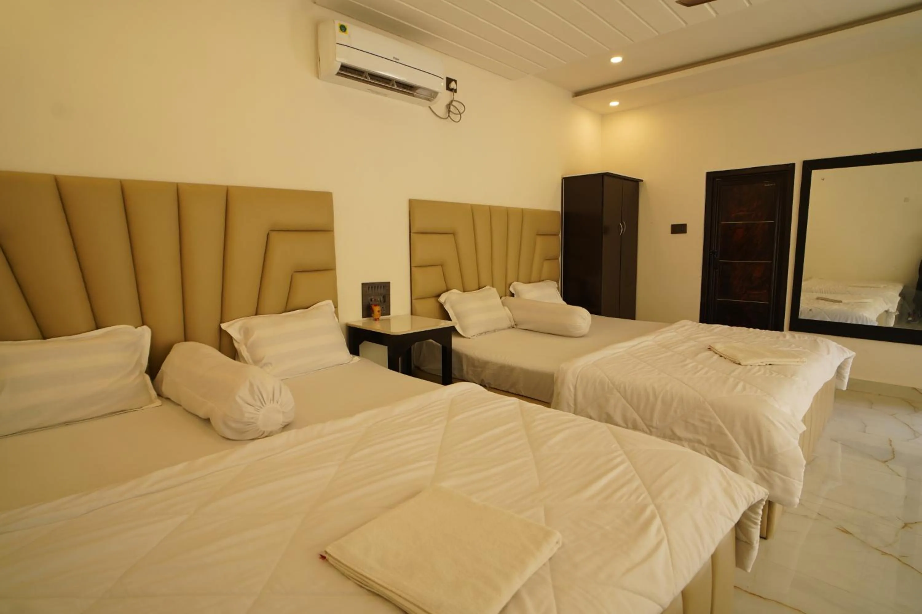Bed in Lake View Village Resort