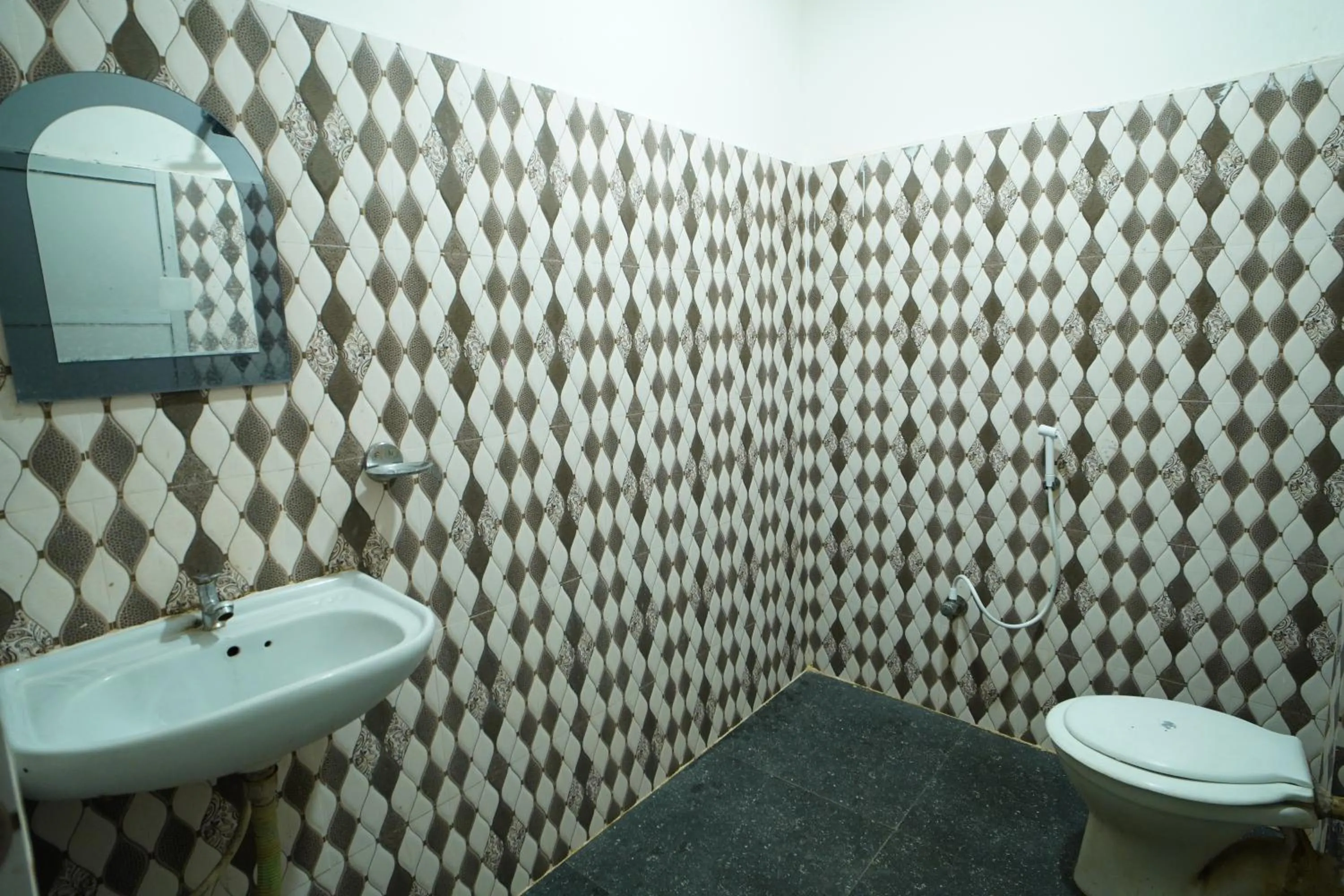 Toilet in Lake View Village Resort