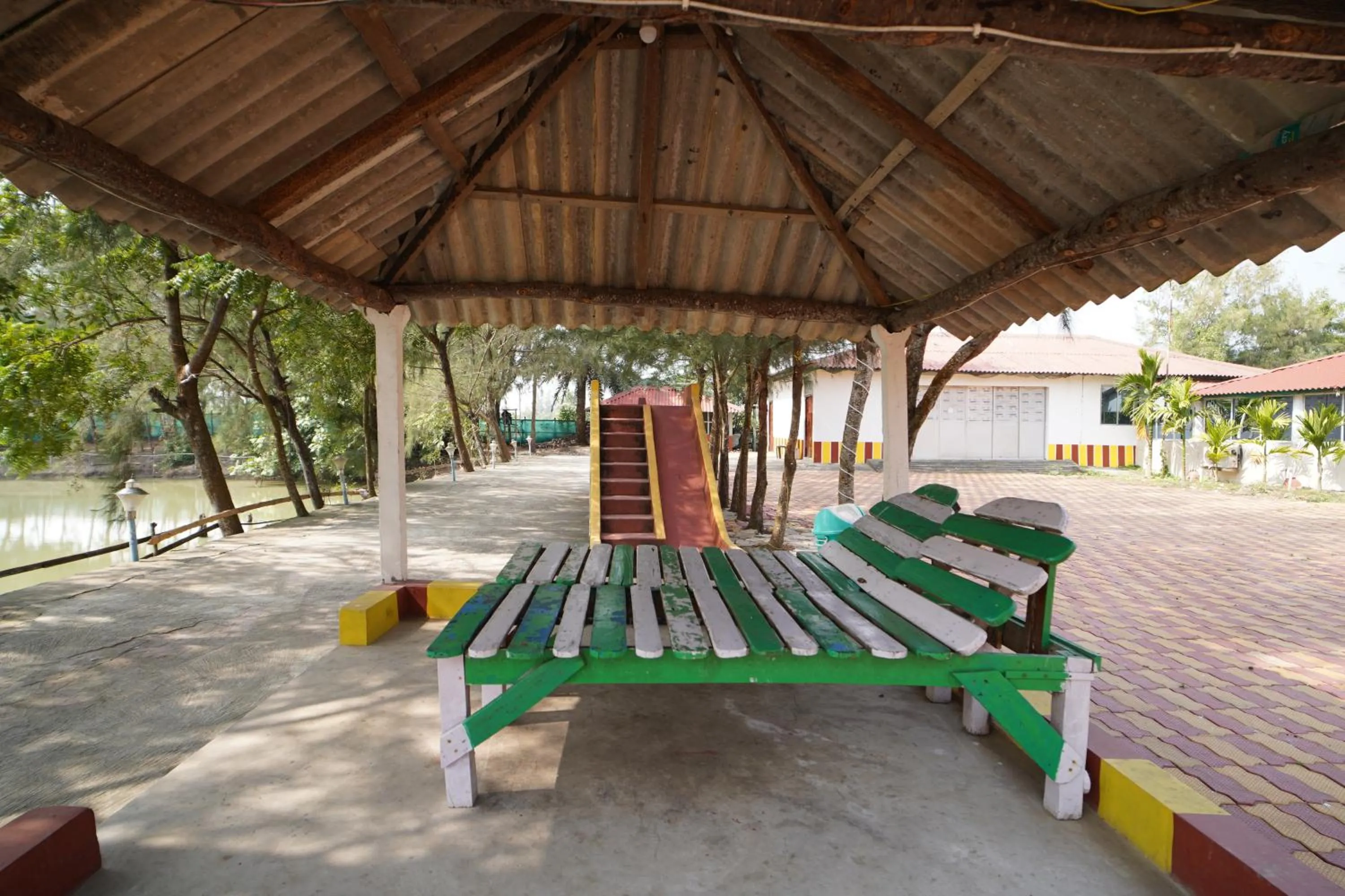 Day in Lake View Village Resort