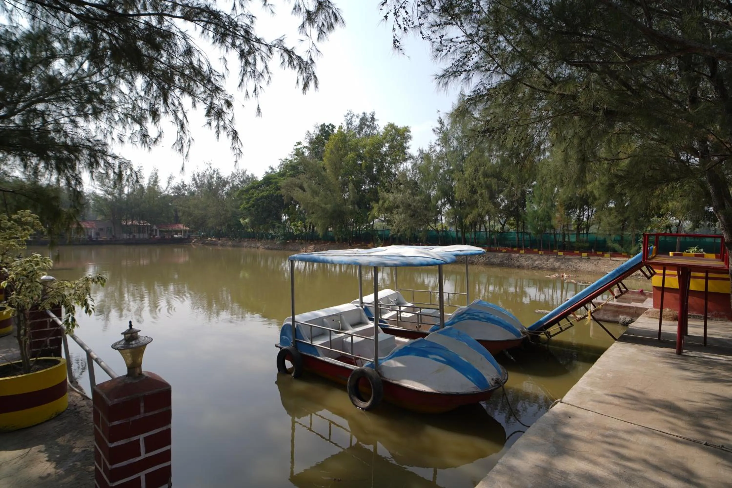 Day in Lake View Village Resort