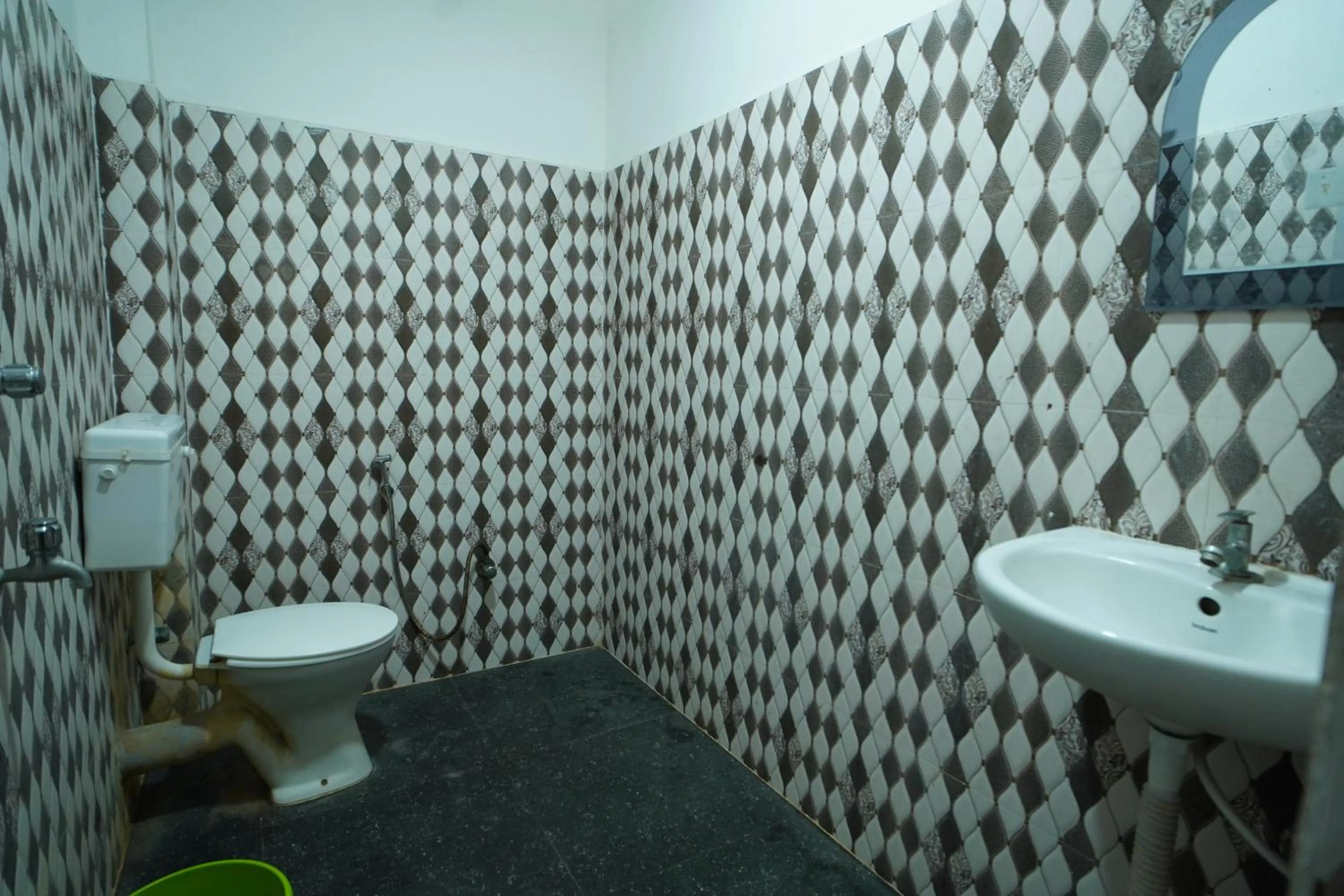 Toilet in Lake View Village Resort