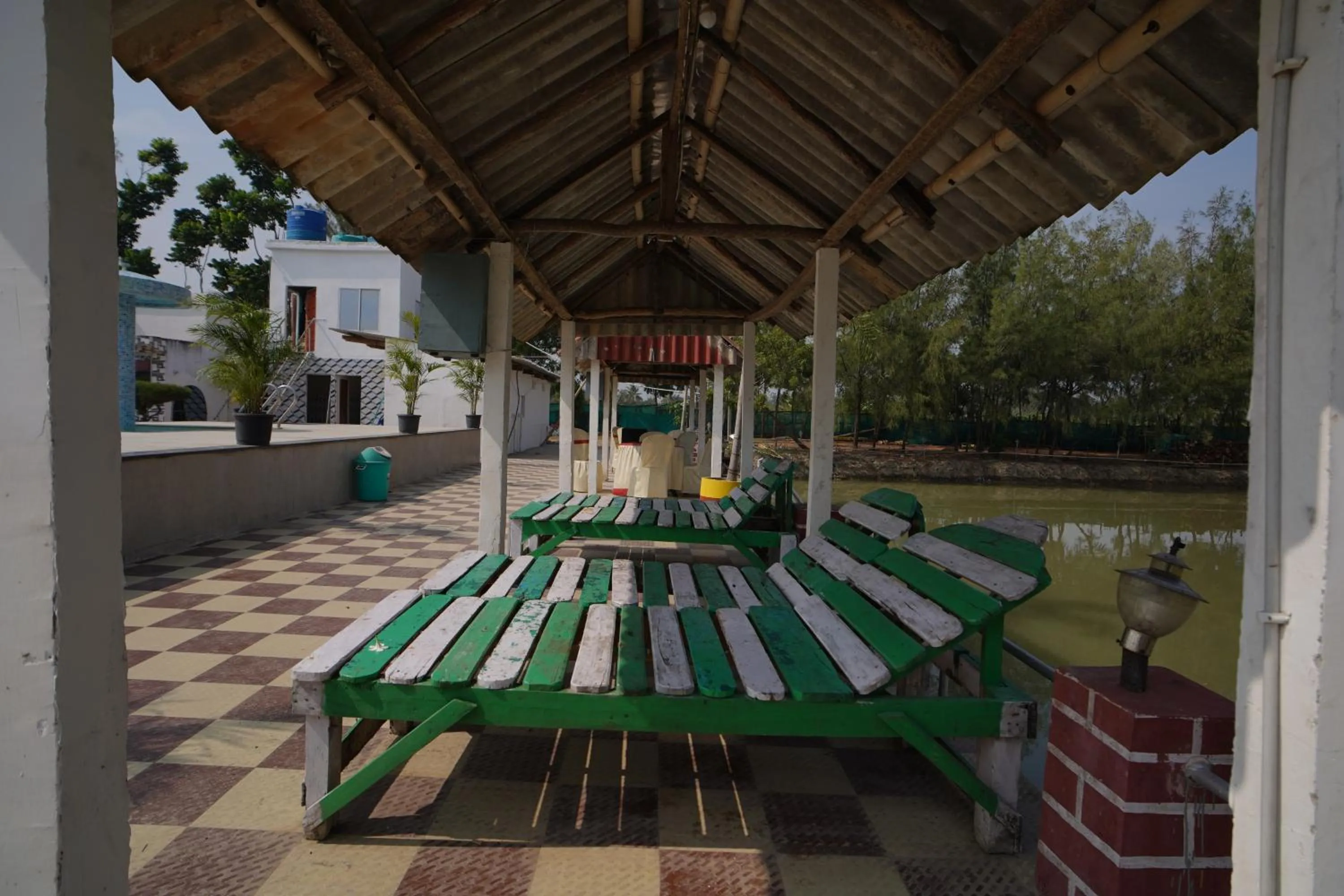 Restaurant/places to eat in Lake View Village Resort