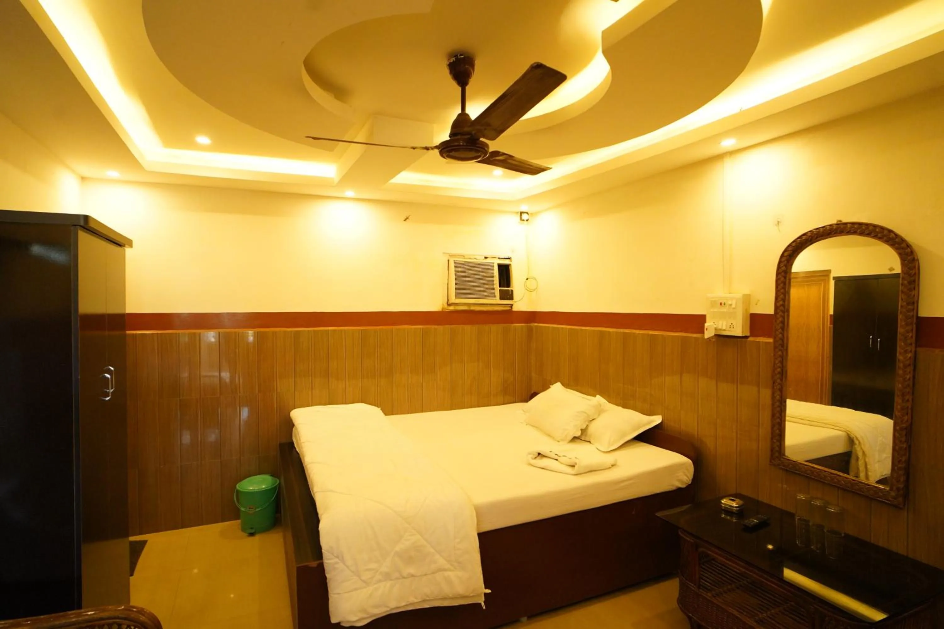Property building, Bed in Lake View Village Resort