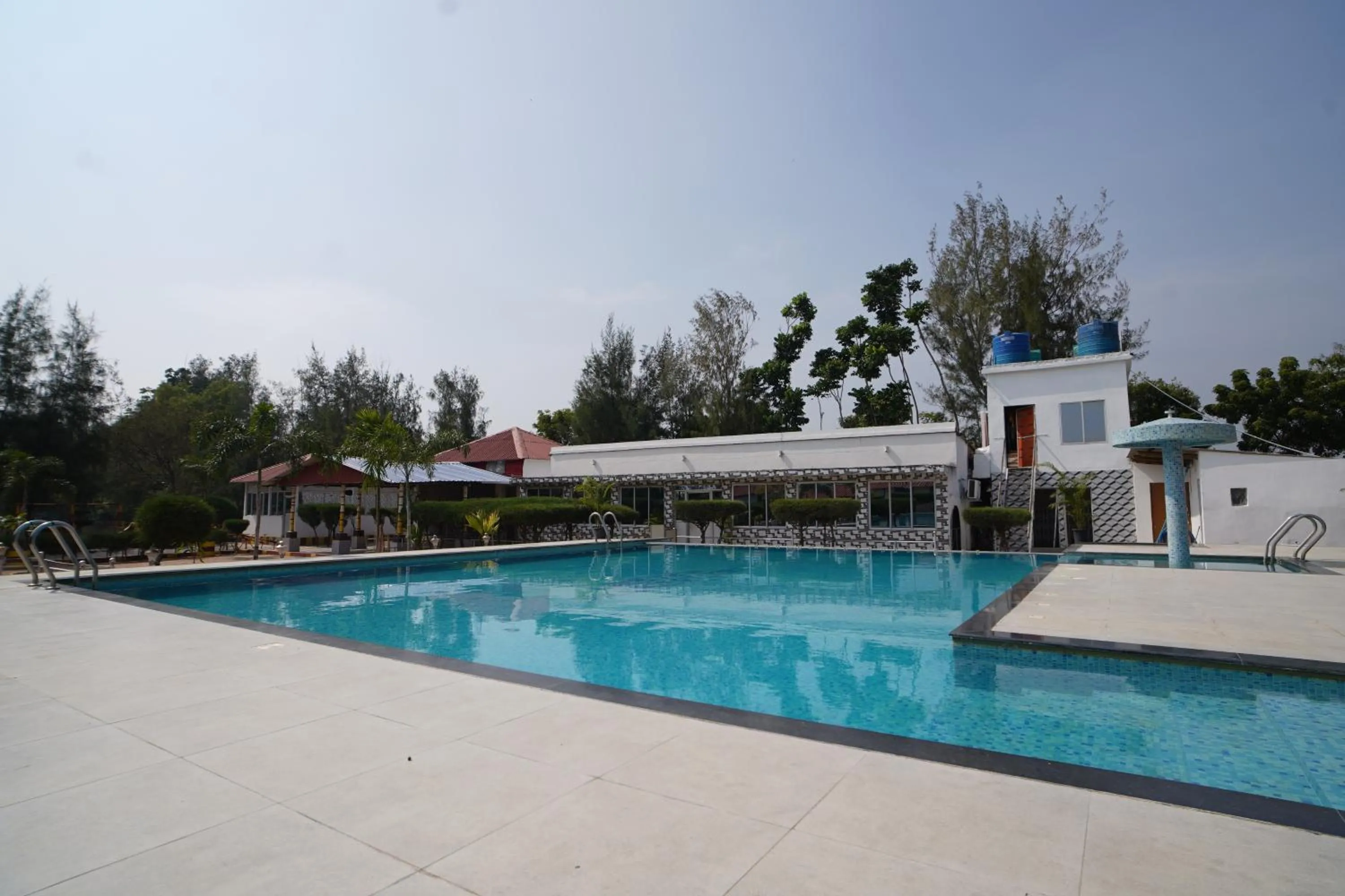 Day in Lake View Village Resort