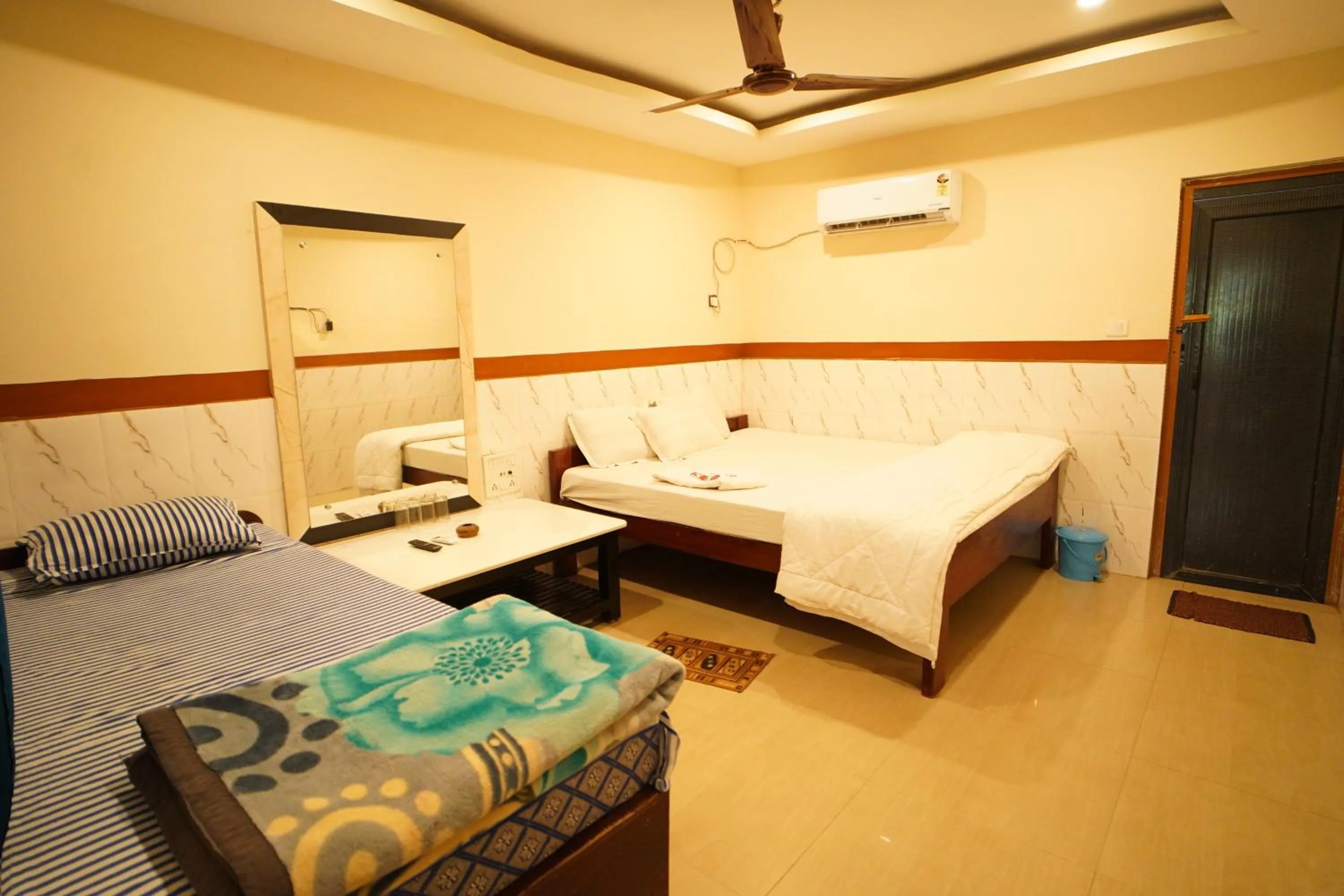 Bed in Lake View Village Resort