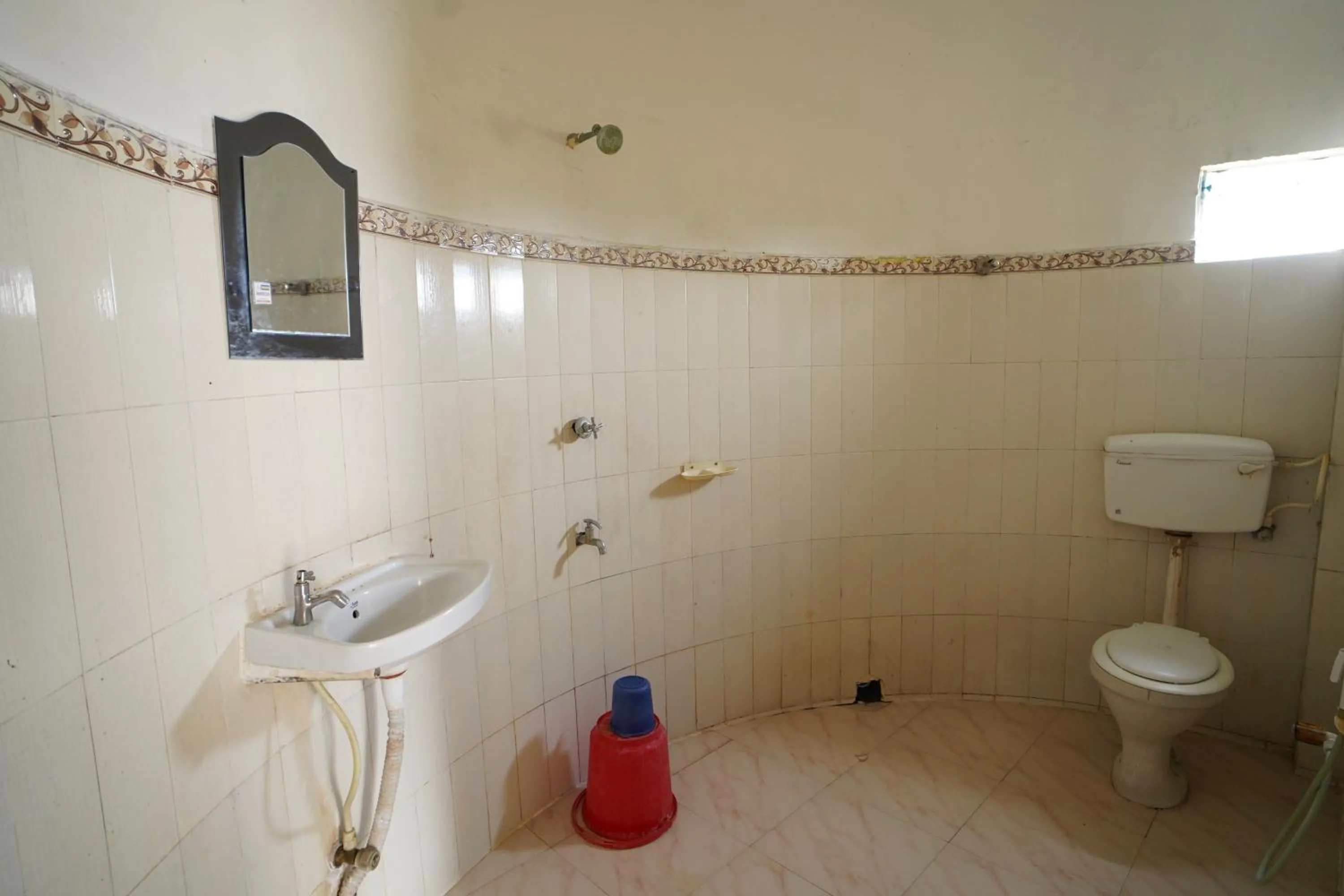 Shower in Lake View Village Resort