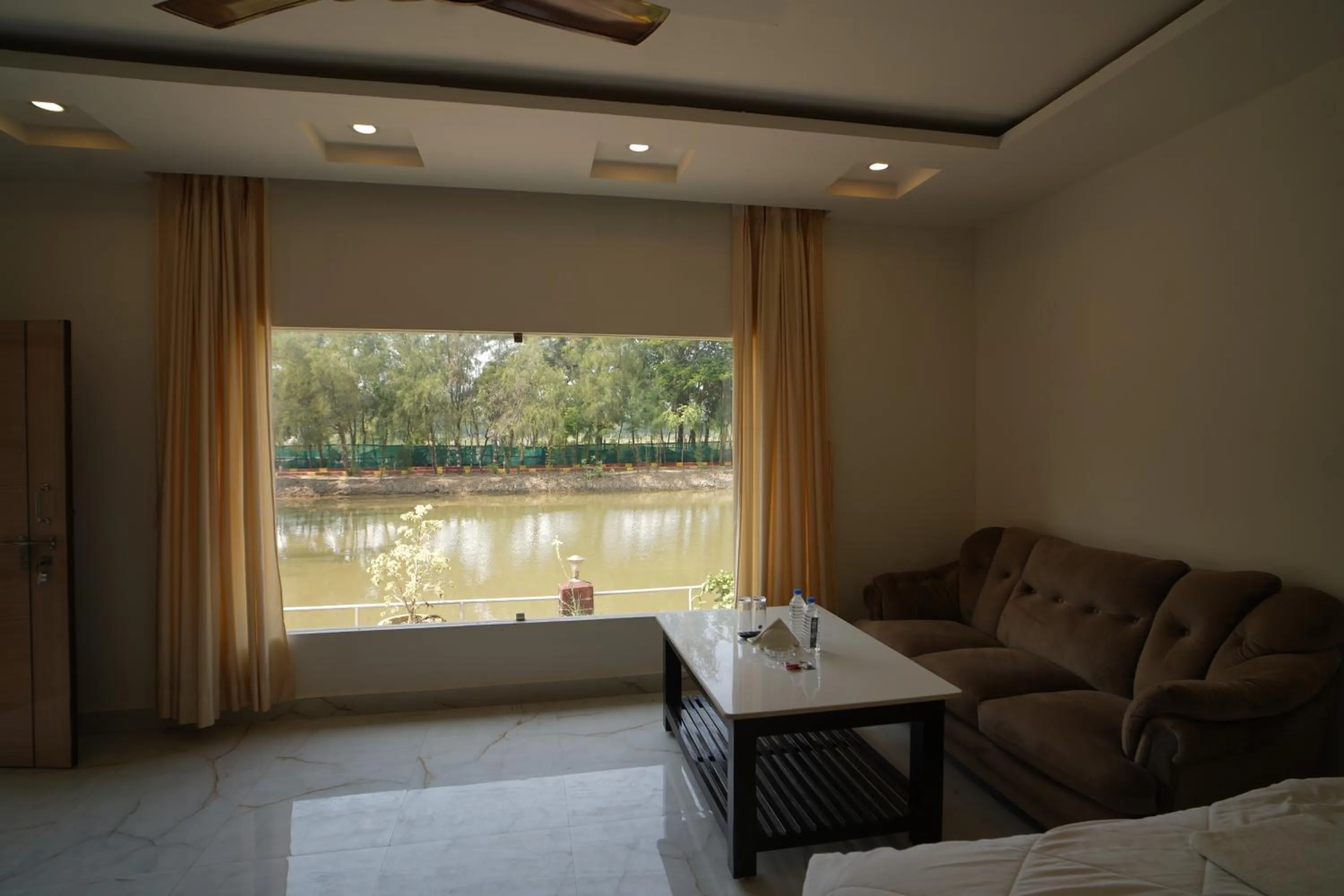 Bed in Lake View Village Resort
