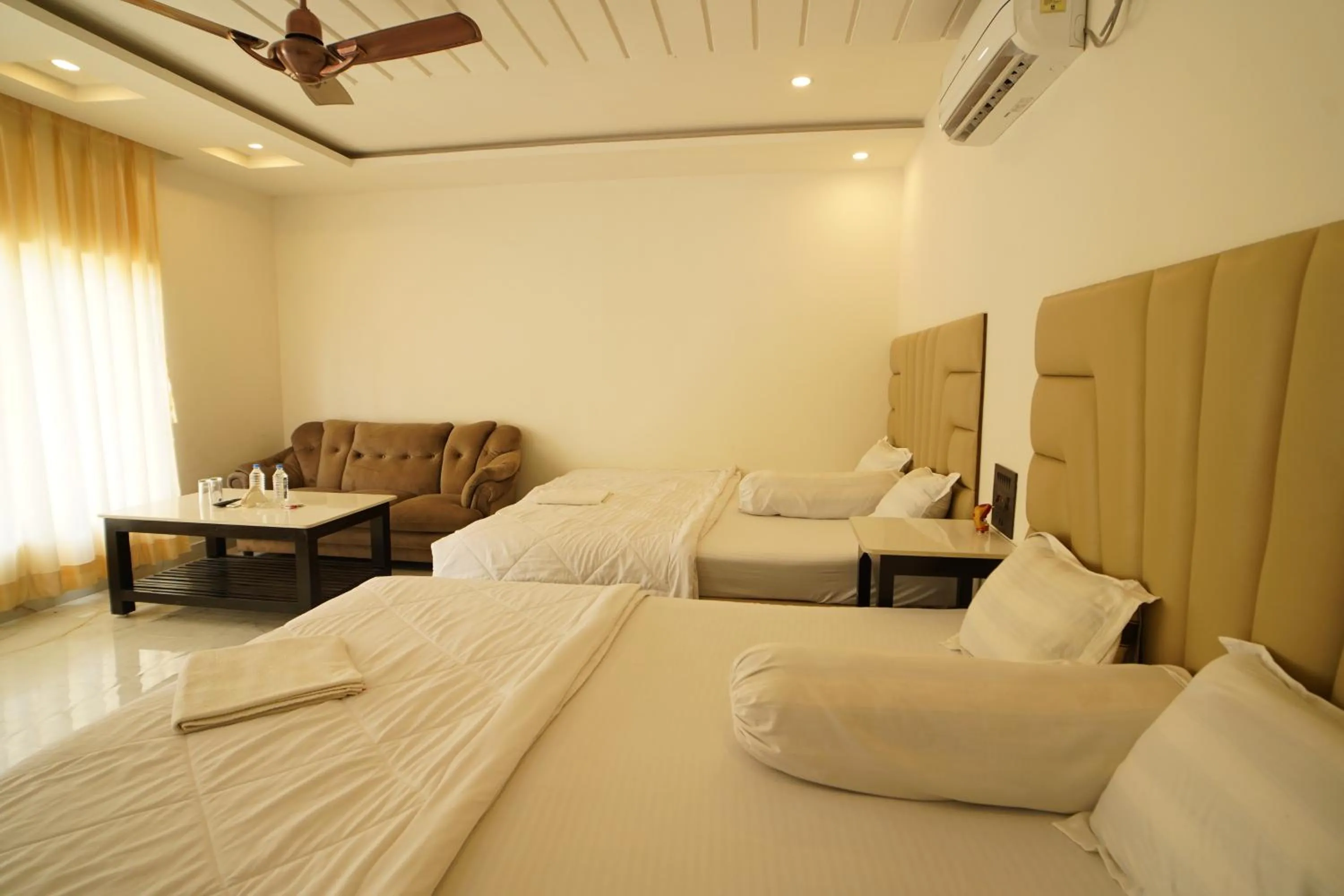 Bed in Lake View Village Resort