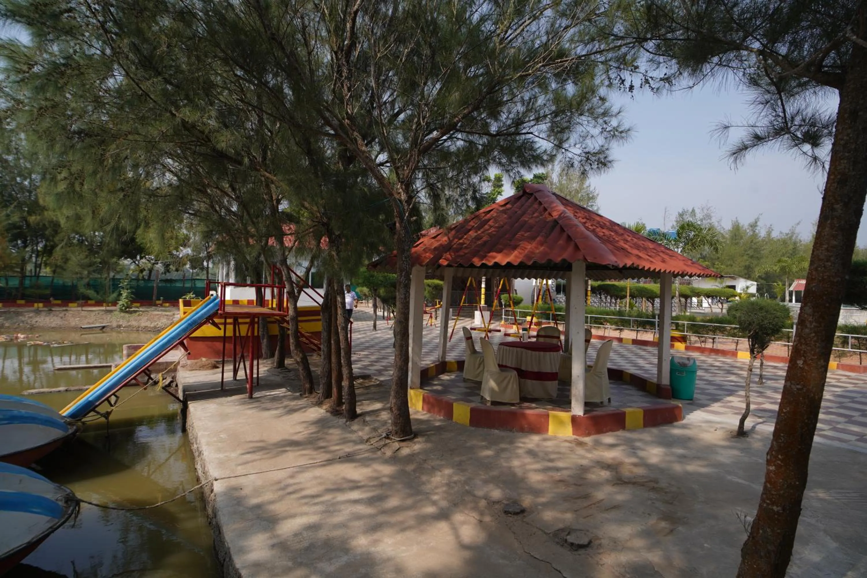 Day in Lake View Village Resort