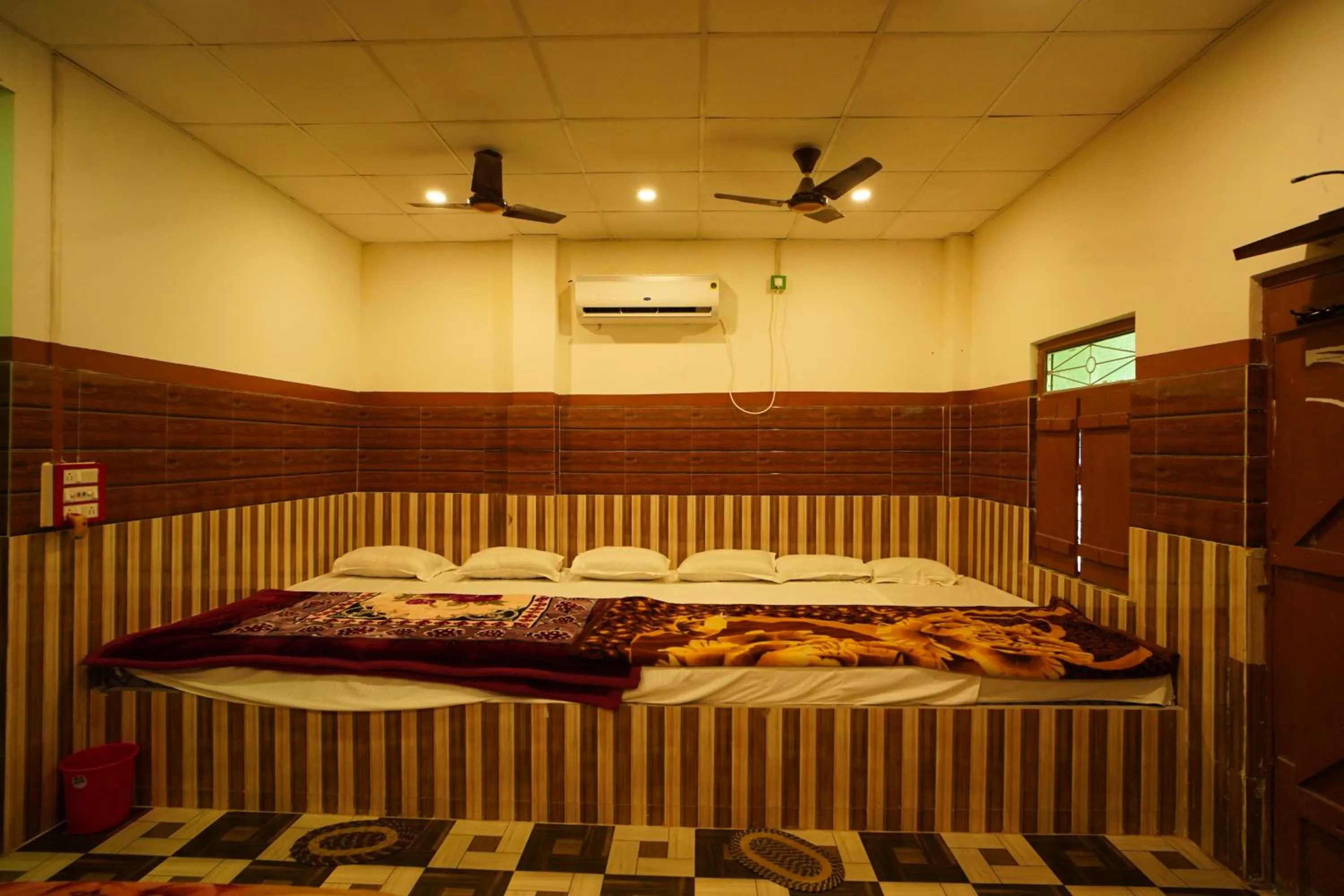 Bed in Lake View Village Resort