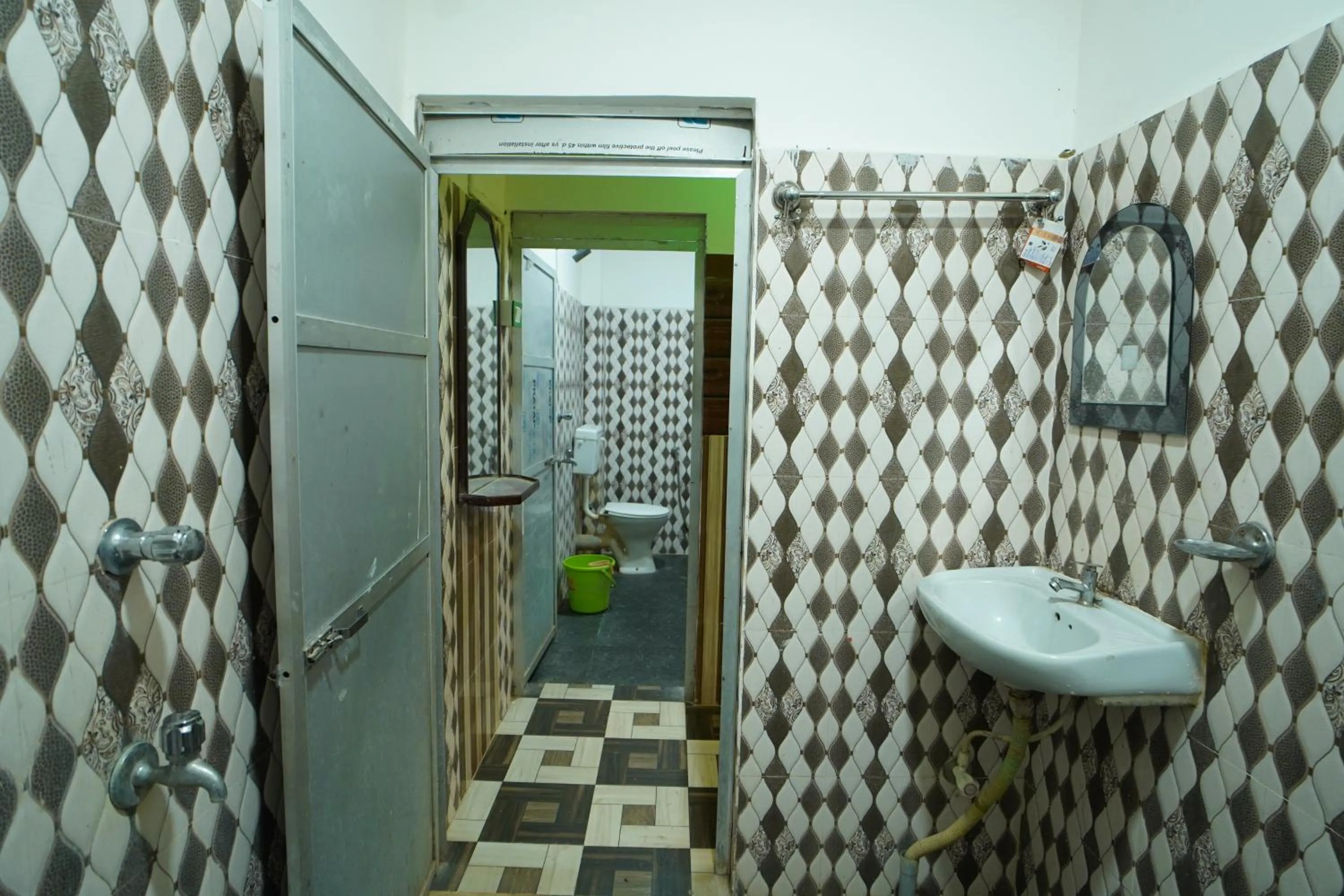 Toilet in Lake View Village Resort