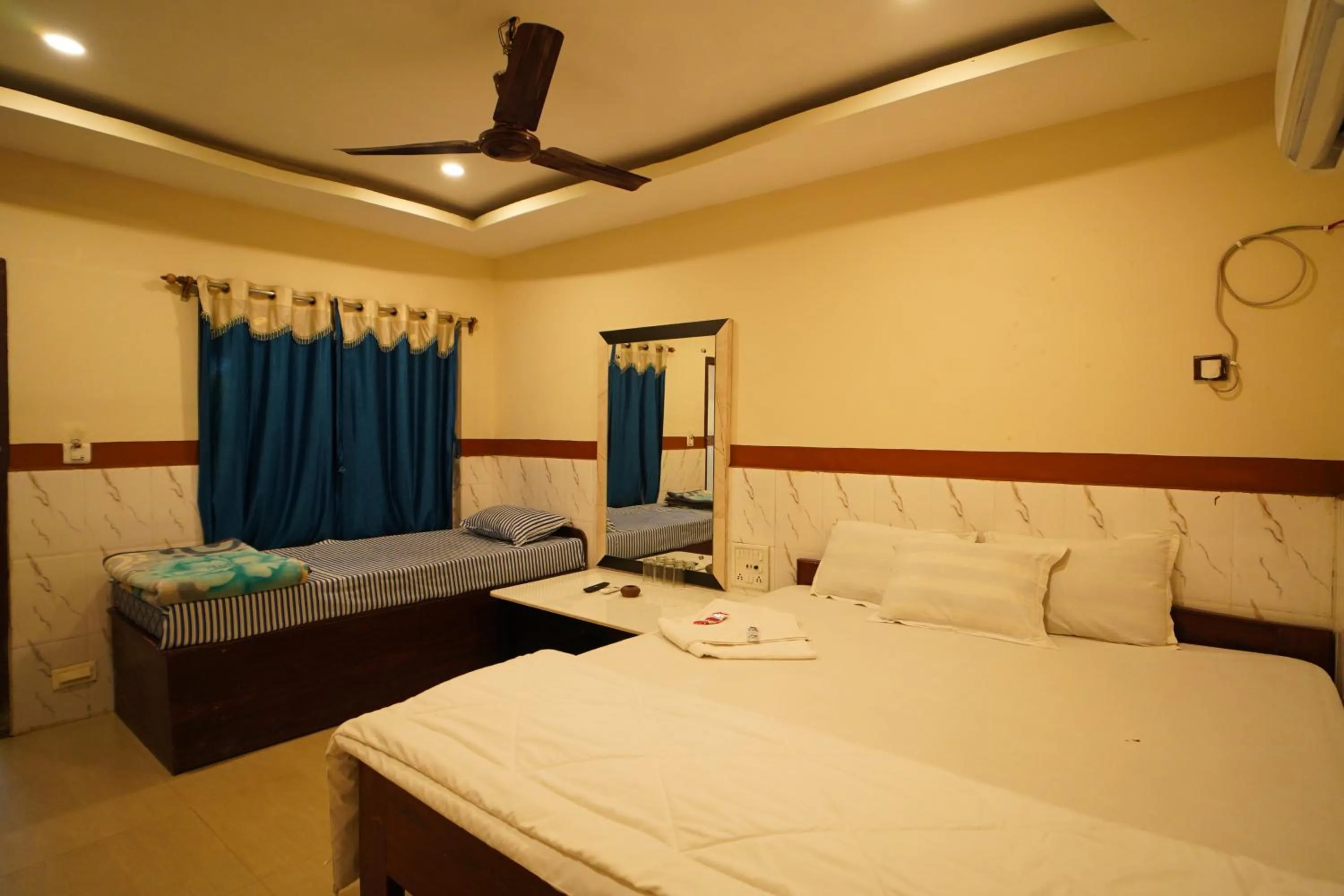 Property building, Bed in Lake View Village Resort