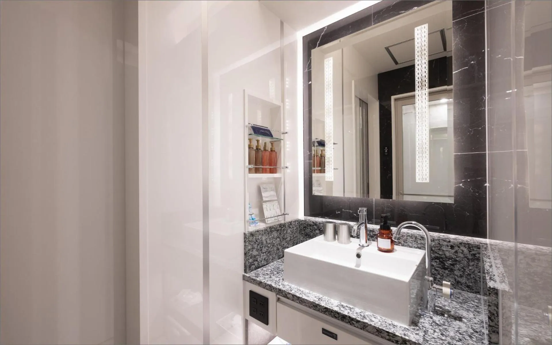 Bathroom in HOTEL KABUKI